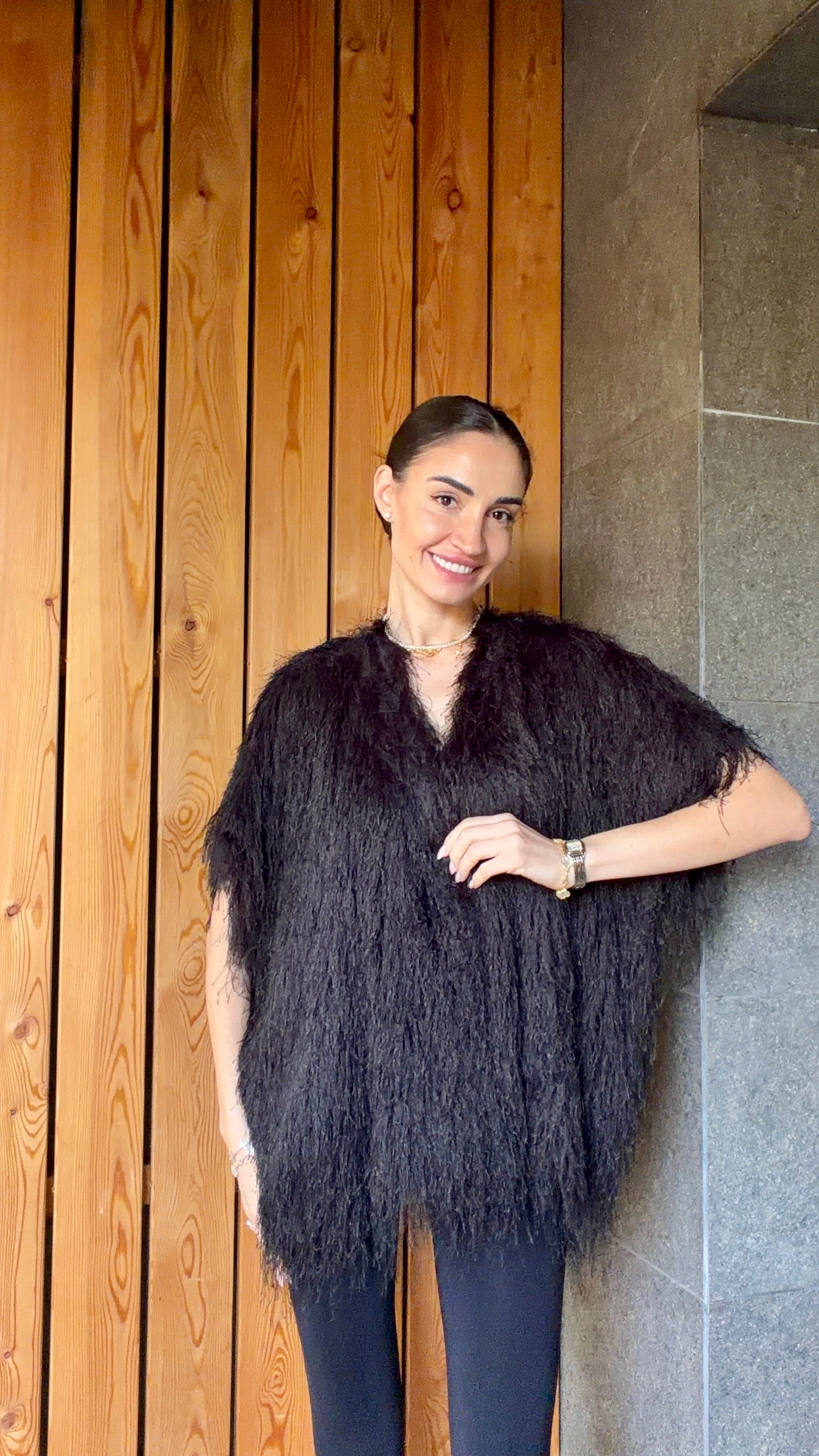 Къс елек/жилетка с ресни в черно: Eveline