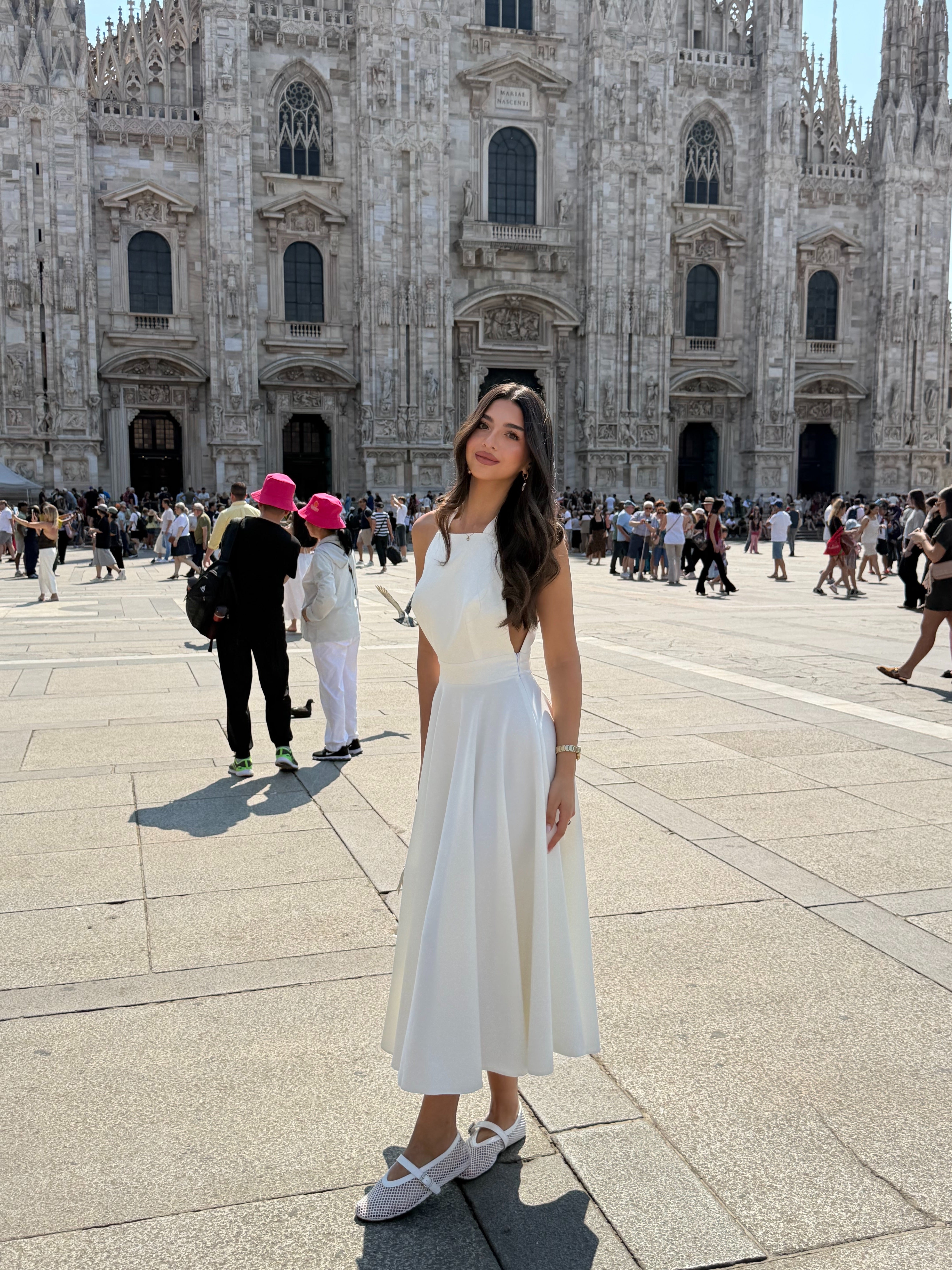 Classic long dress in white: Reverie
