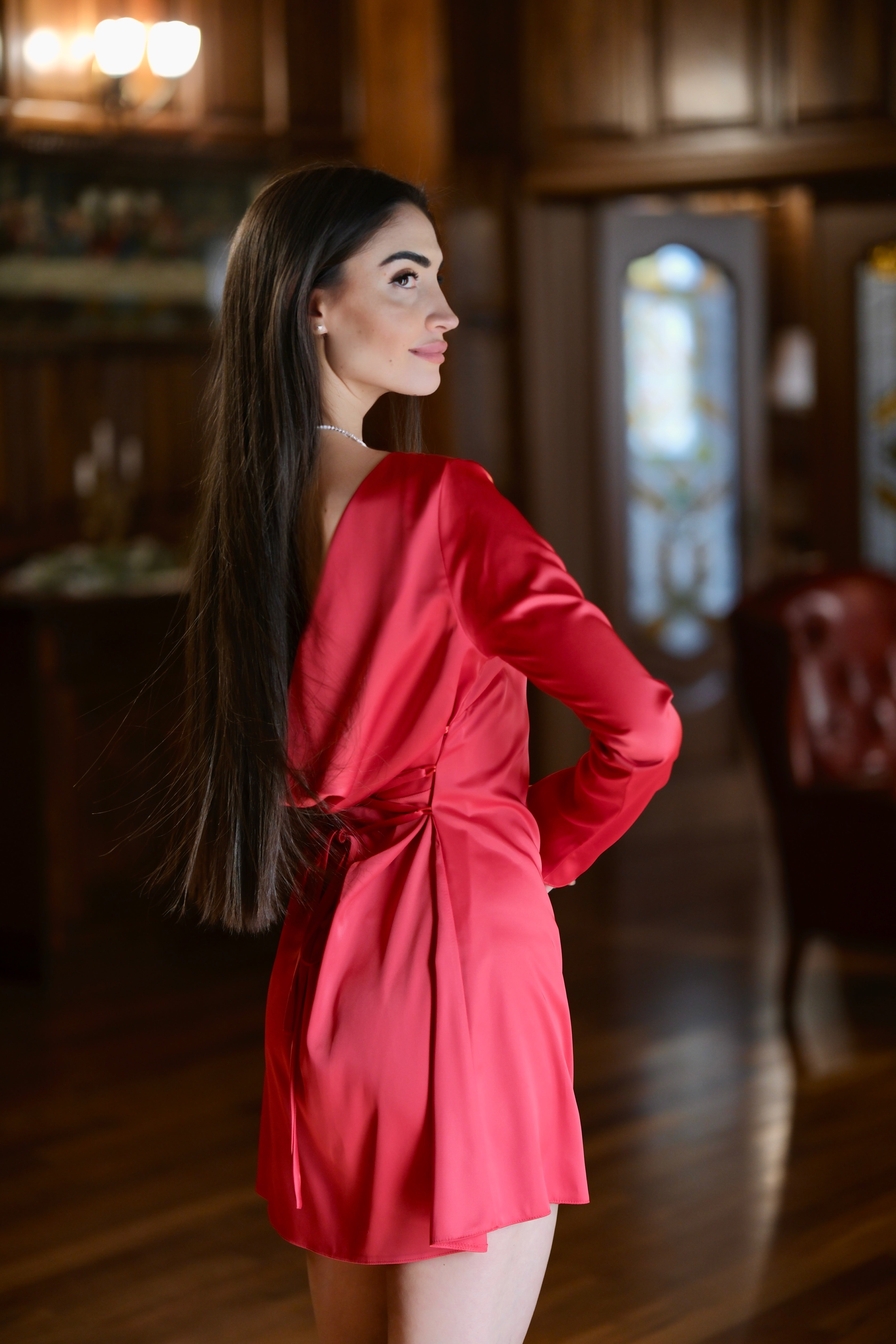 Къса рокля с ефектен гръб в червено: Glowelle