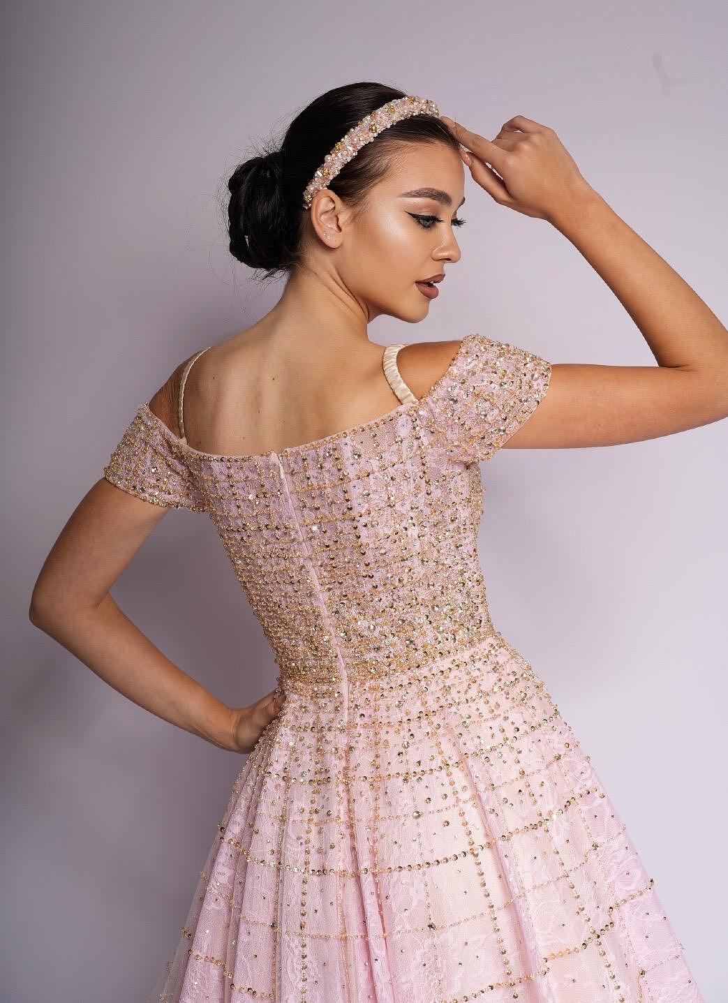 Formal dress: Barbie