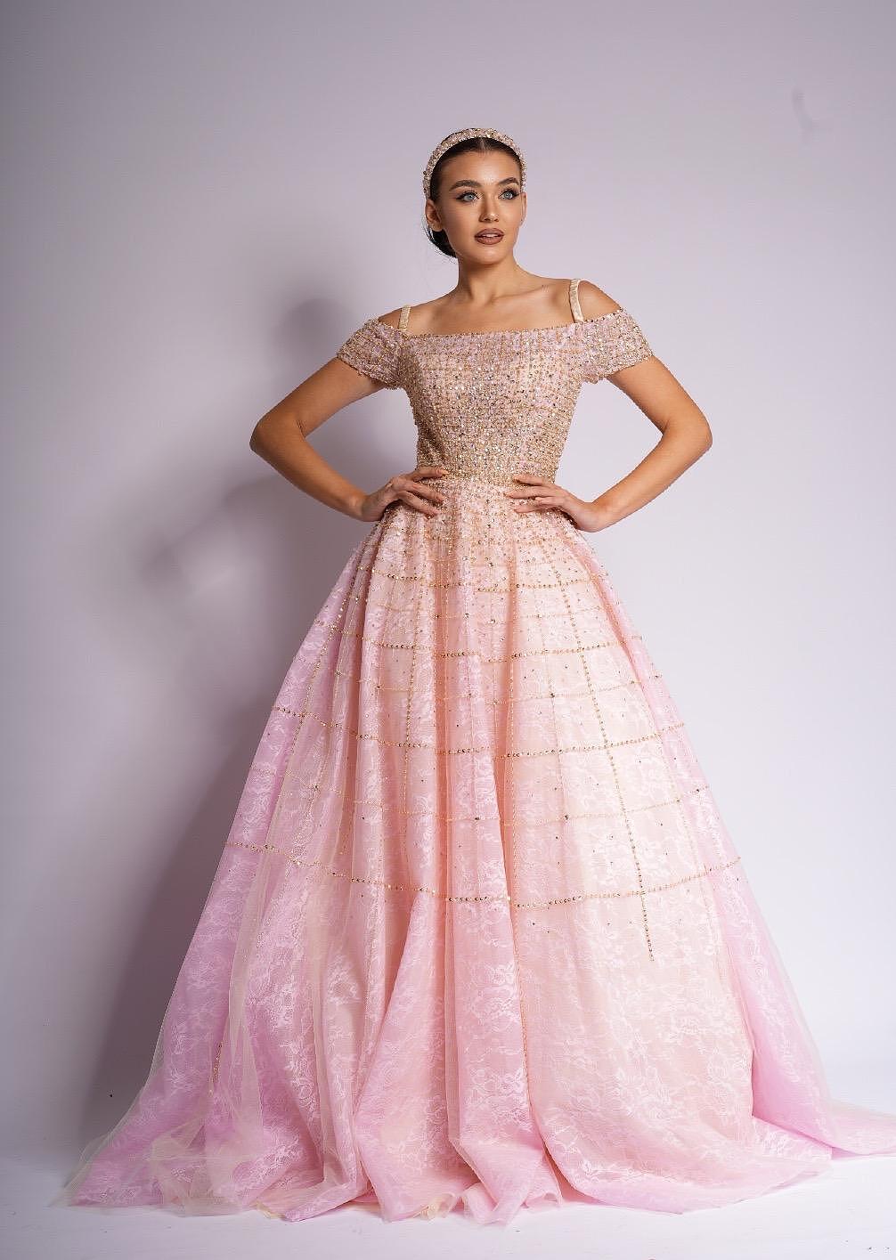 Formal dress: Barbie