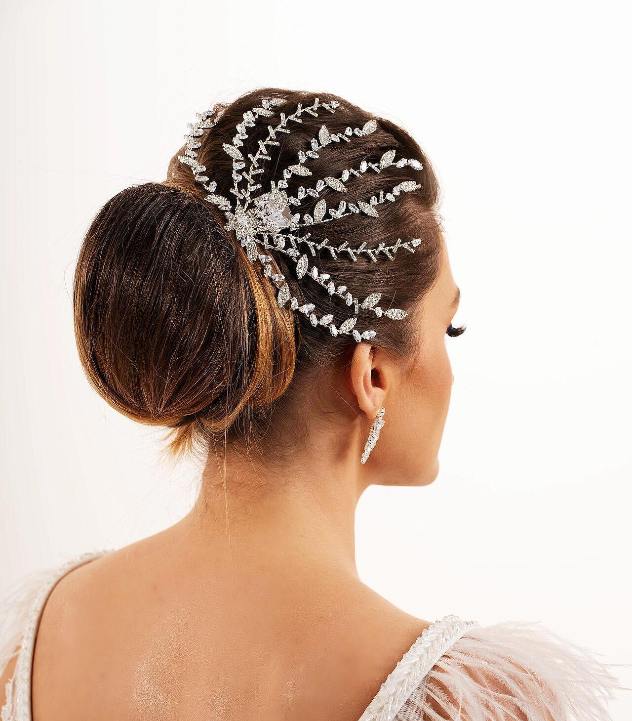 Accessory with Zirconium