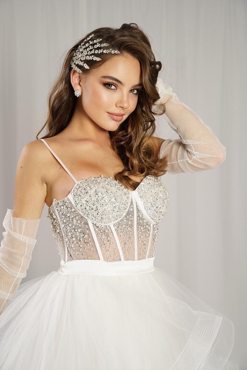 Hair accessory with crystals
