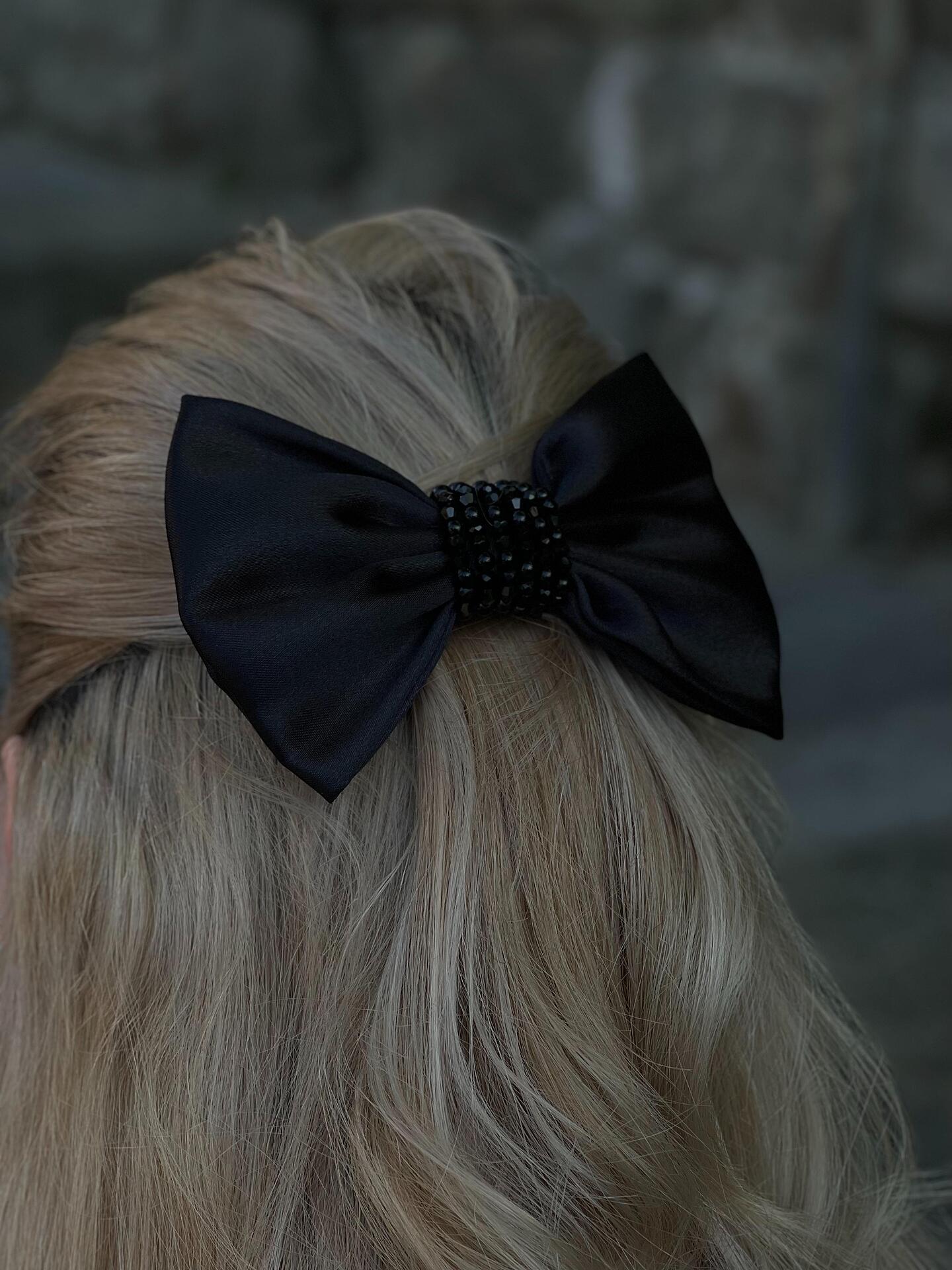 White/Black ribbon with pearls and crystals