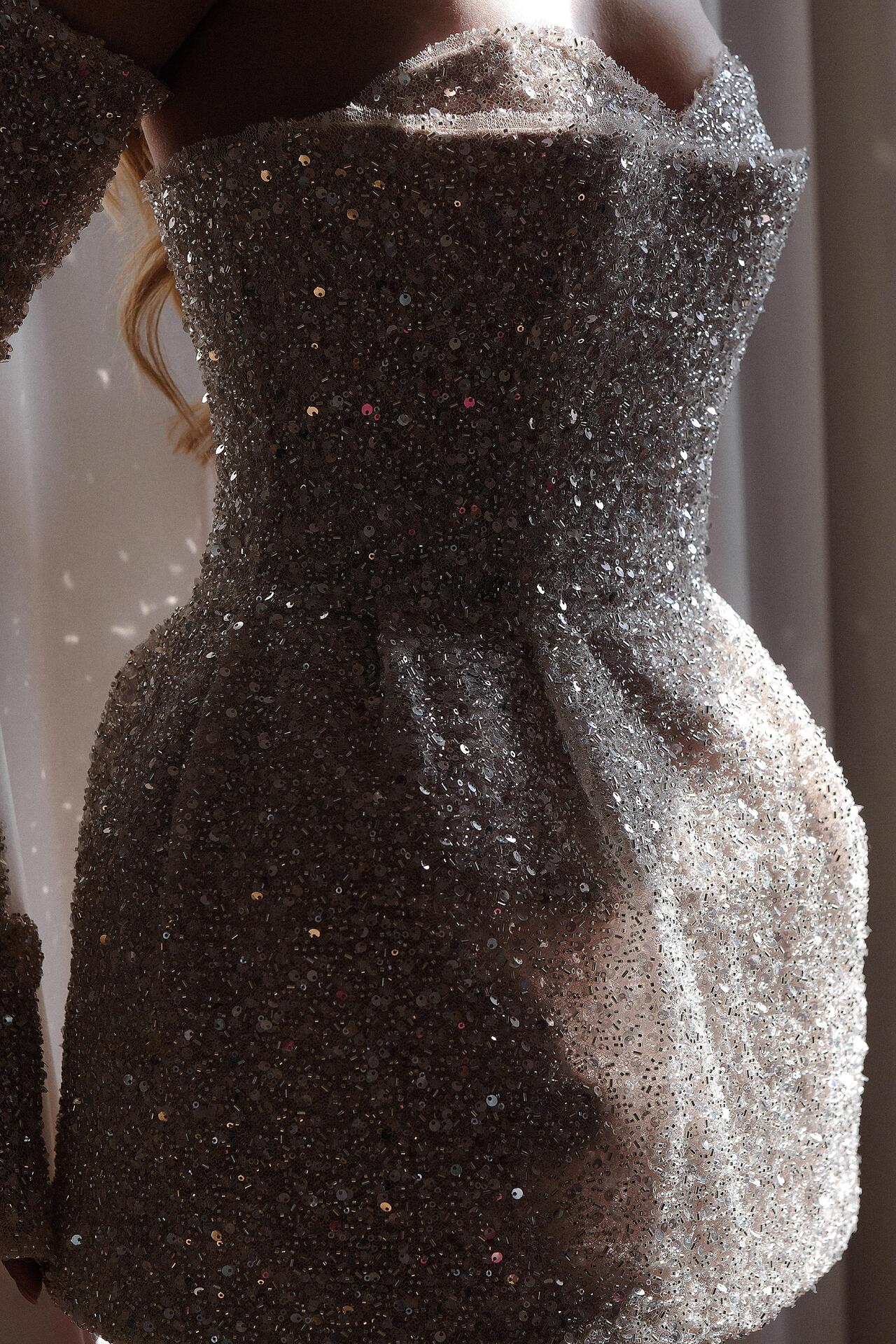 Glitzelle dress with choker and gloves: Glitzelle