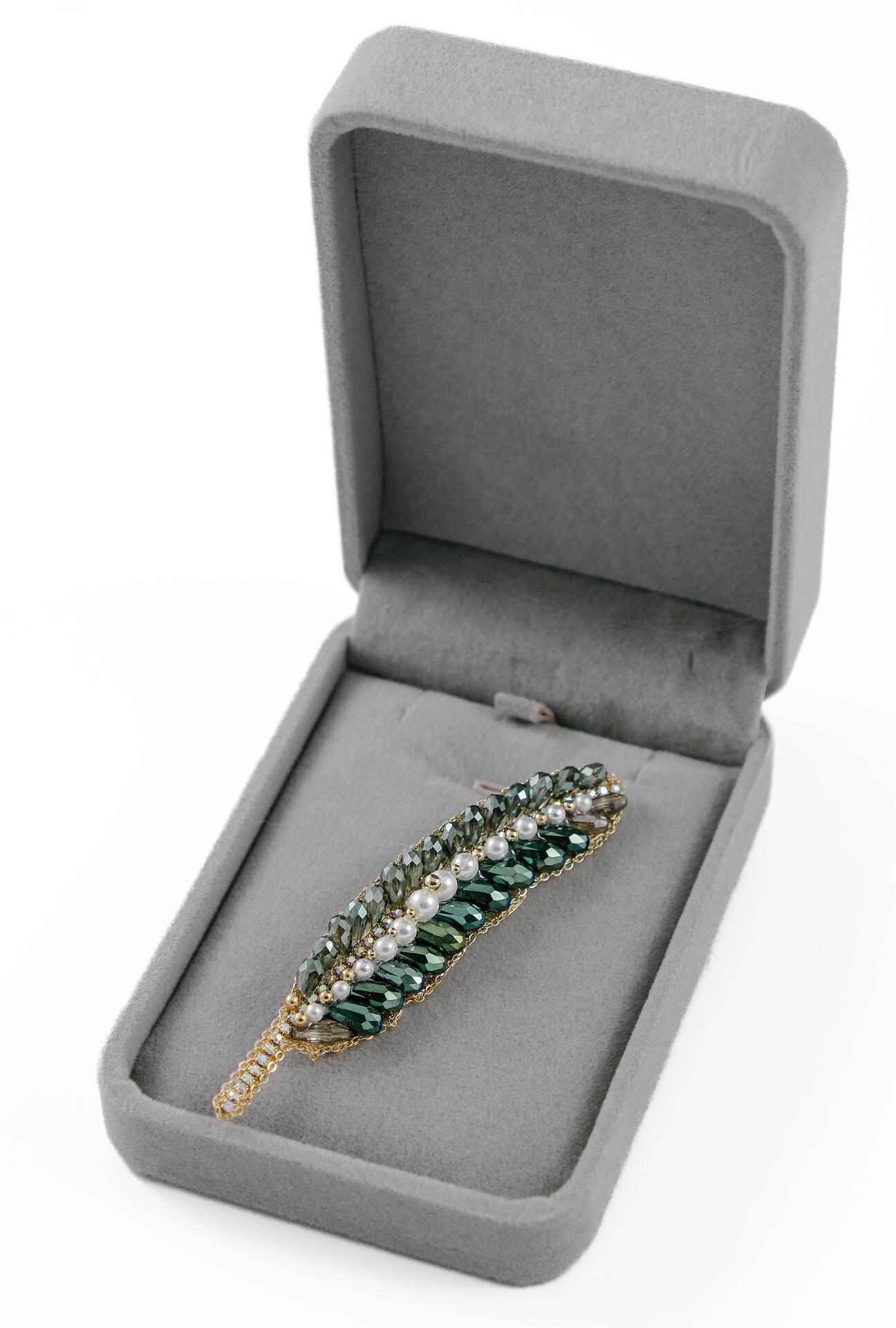 Feather brooch green/gold