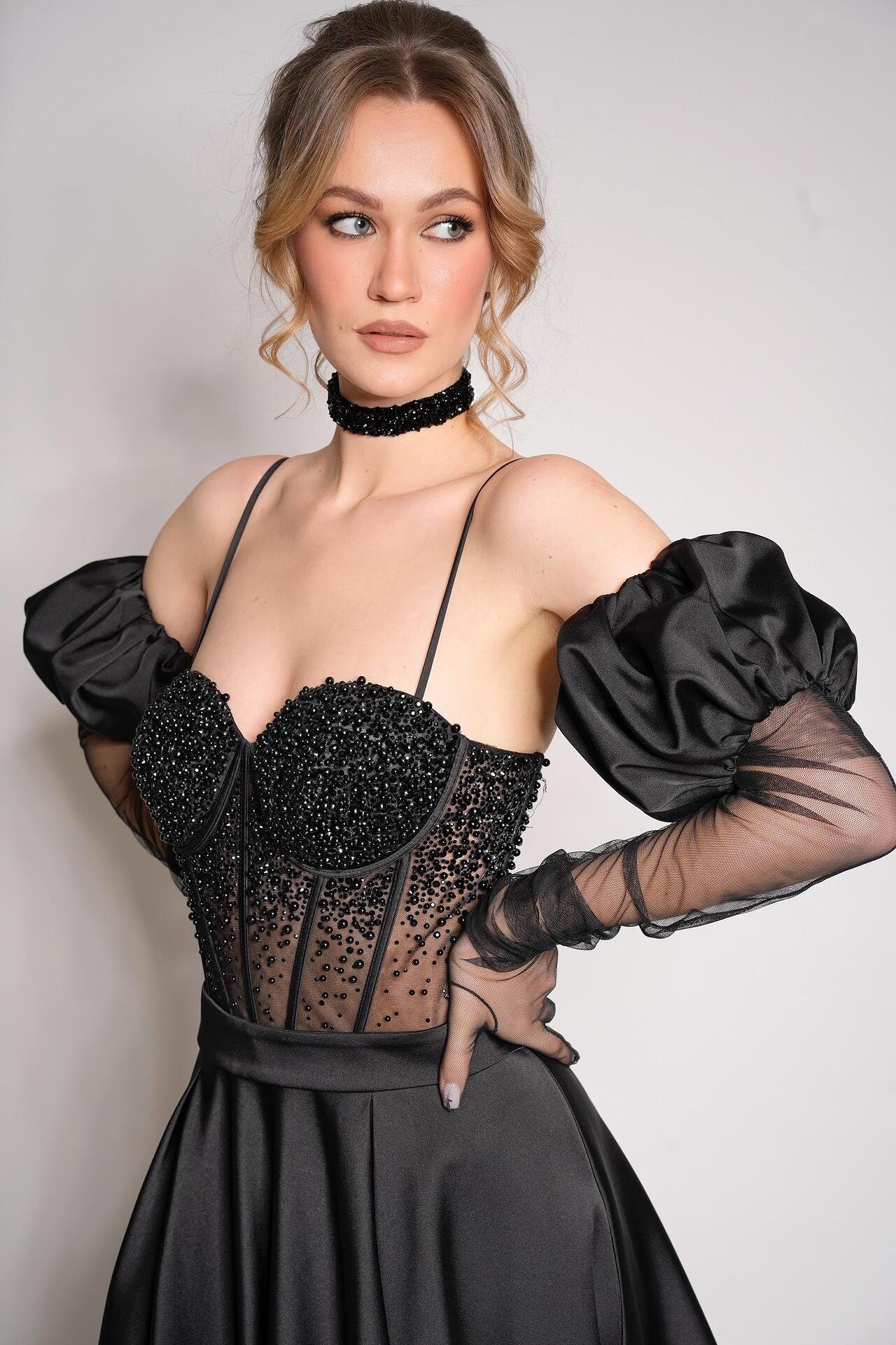 Black choker/necklace