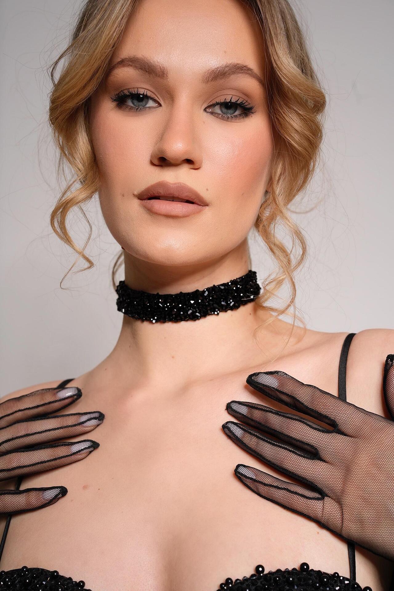 Black choker/necklace
