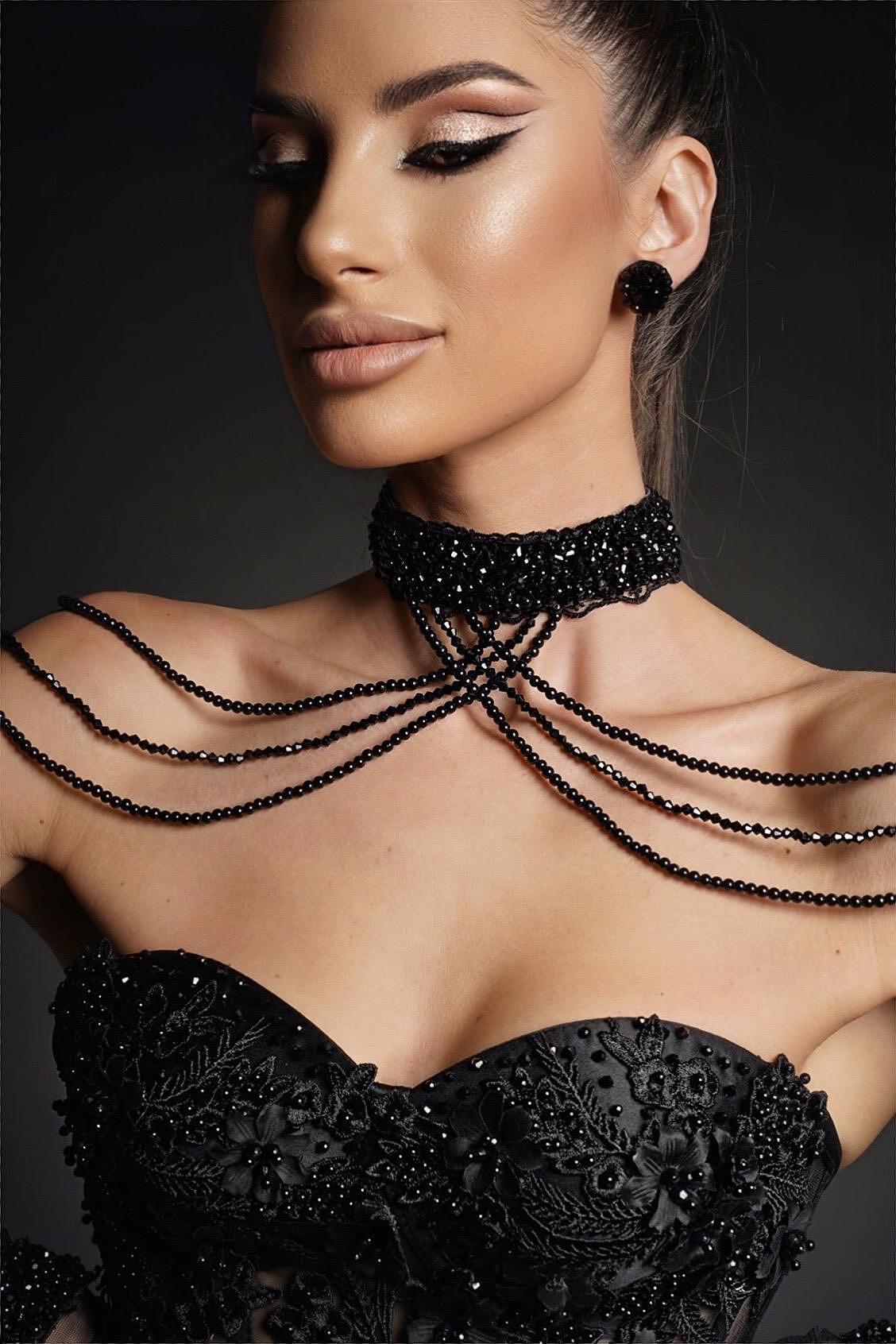 Black corset: Black Laces