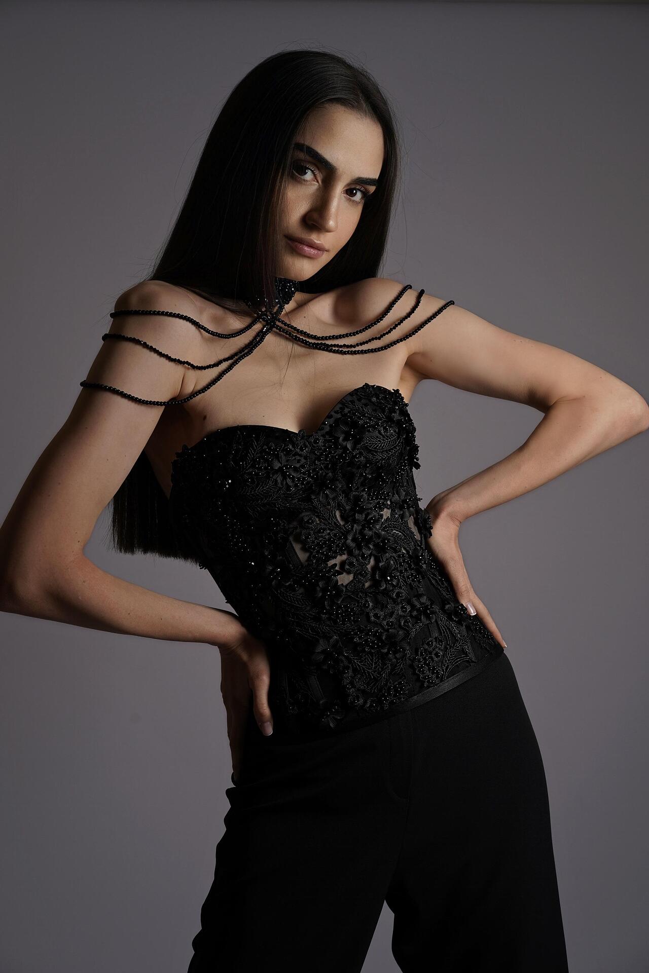 Black corset: Black Laces
