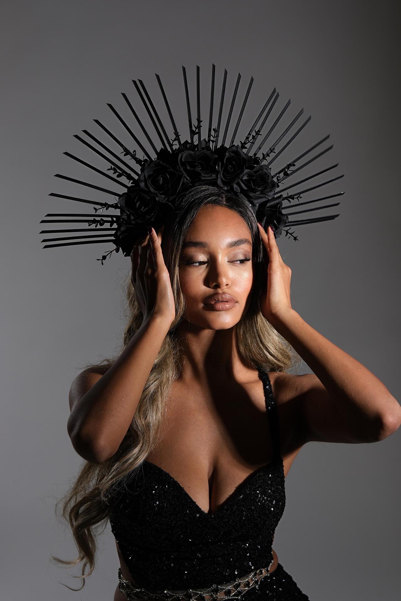 Black voluminous crown with flowers: Ethereal Black