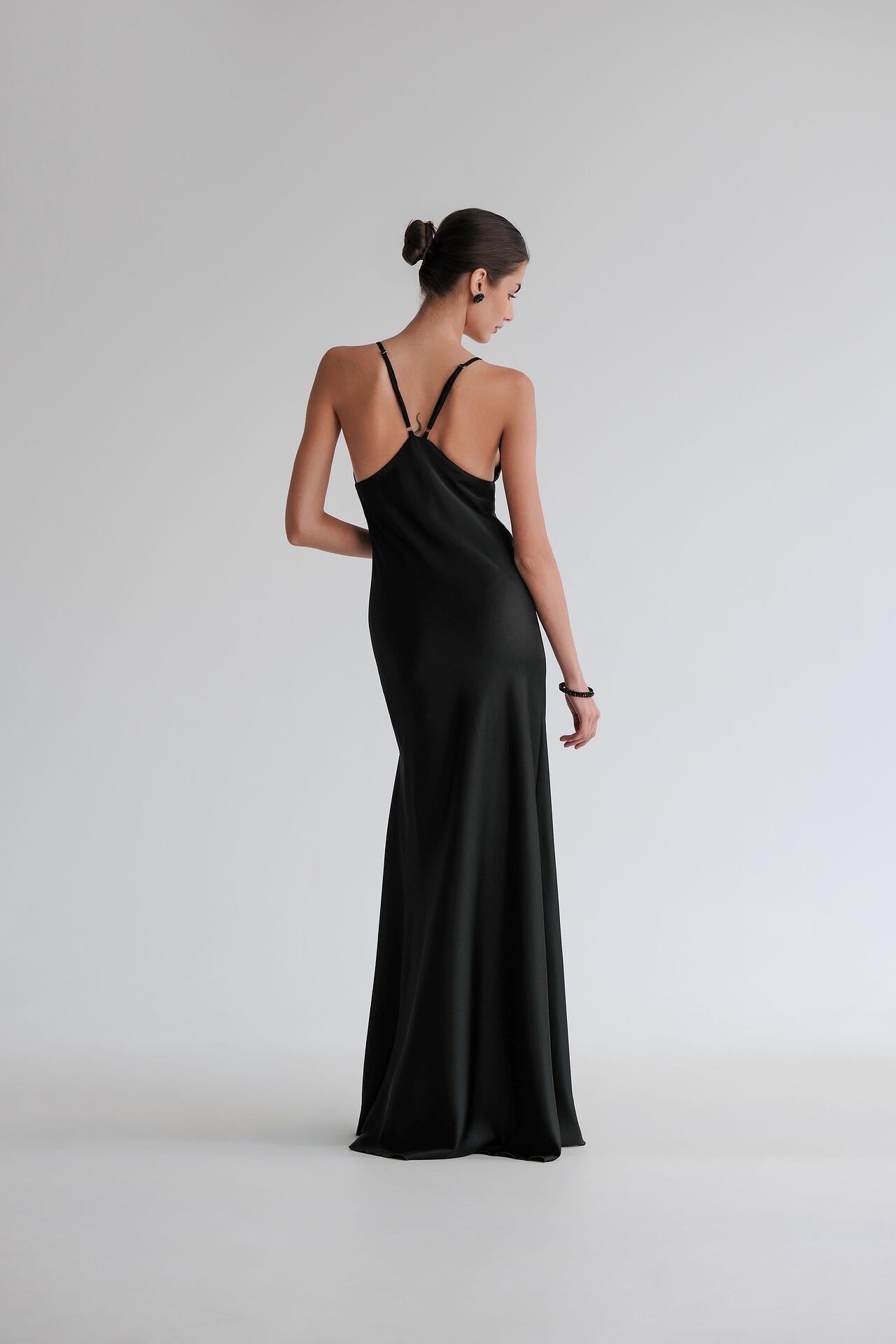 Black dress/nightgown: Night
