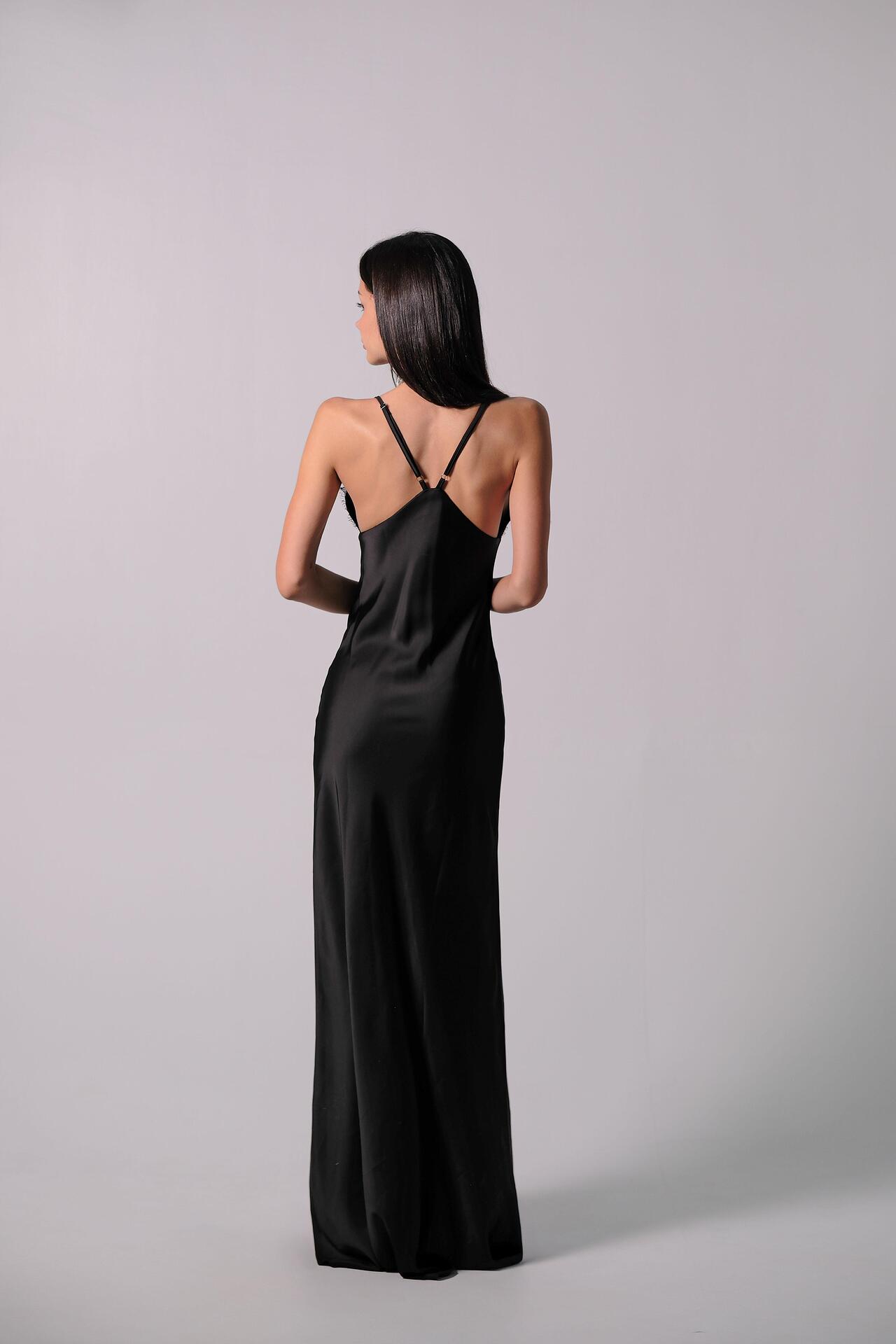 Black dress / nightgown with lace: Night