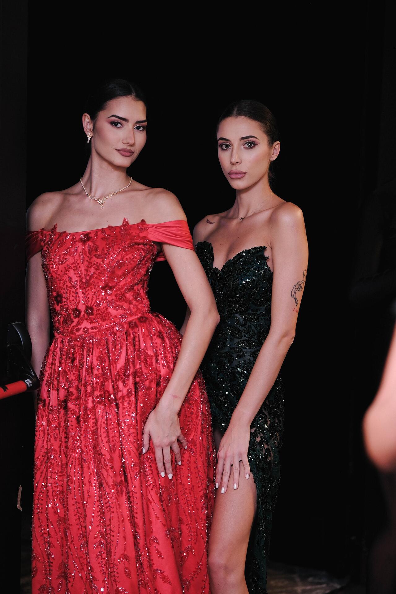 Red voluminous dress: Vera