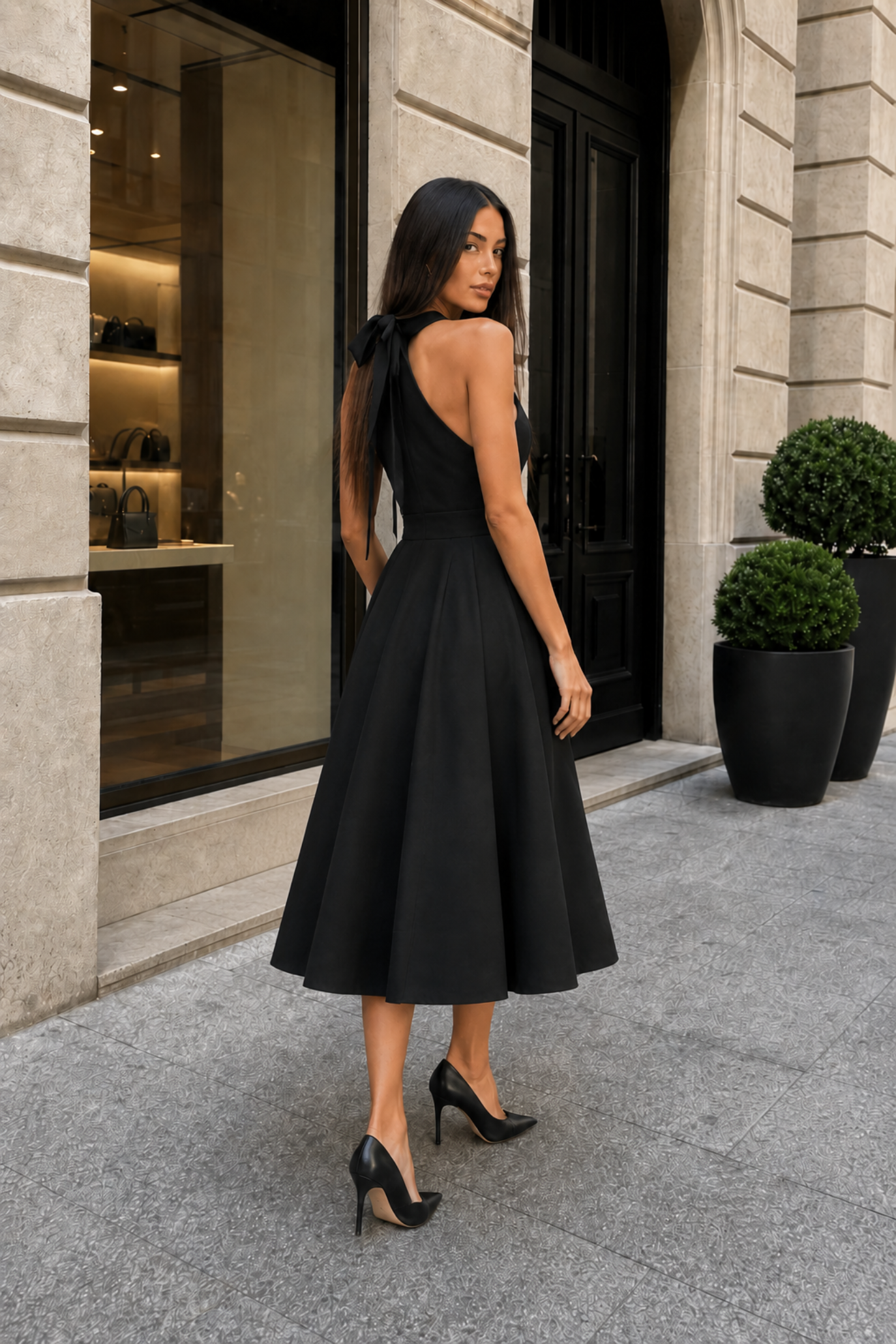 Classic long dress in black: Reverie