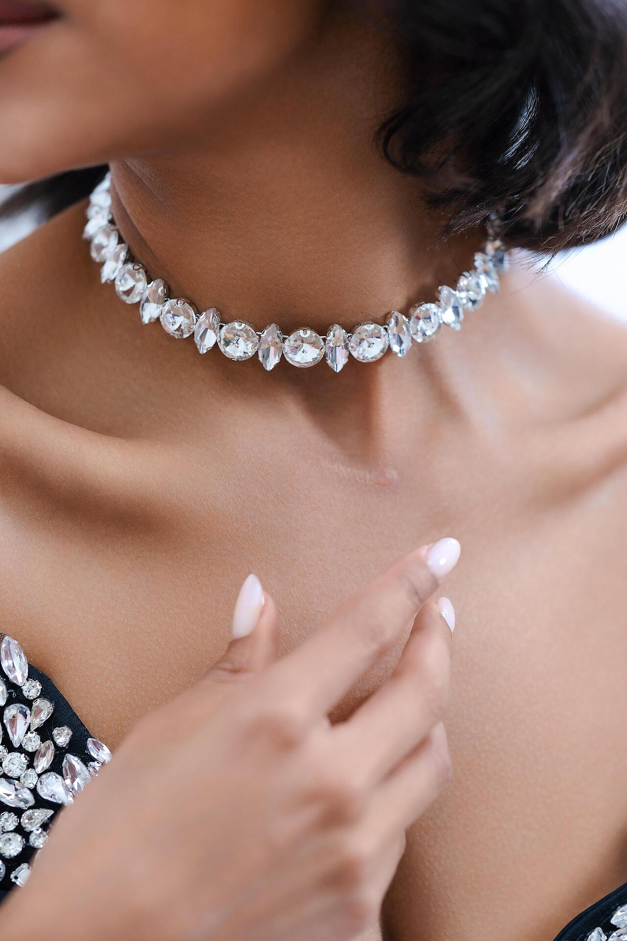Choker/Necklace: Regalia