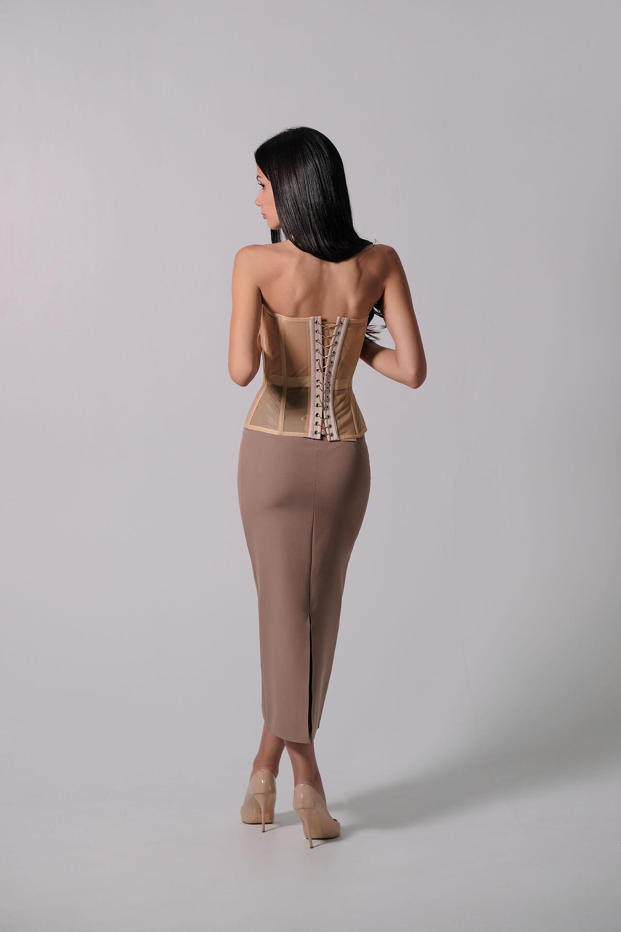 Long corset in beige color: Powder