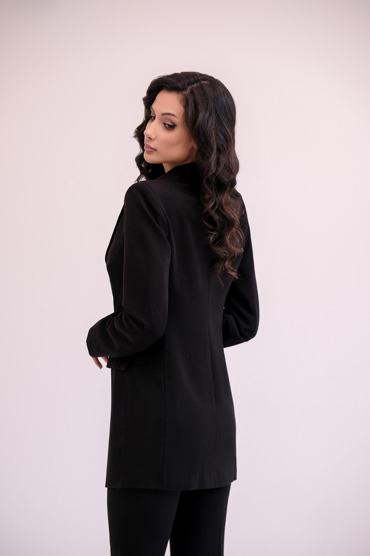 Long clean jacket in black: Rivior 