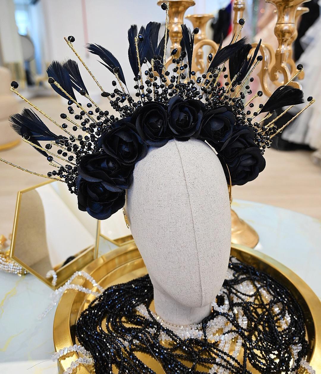 Accessory: Dark Queen