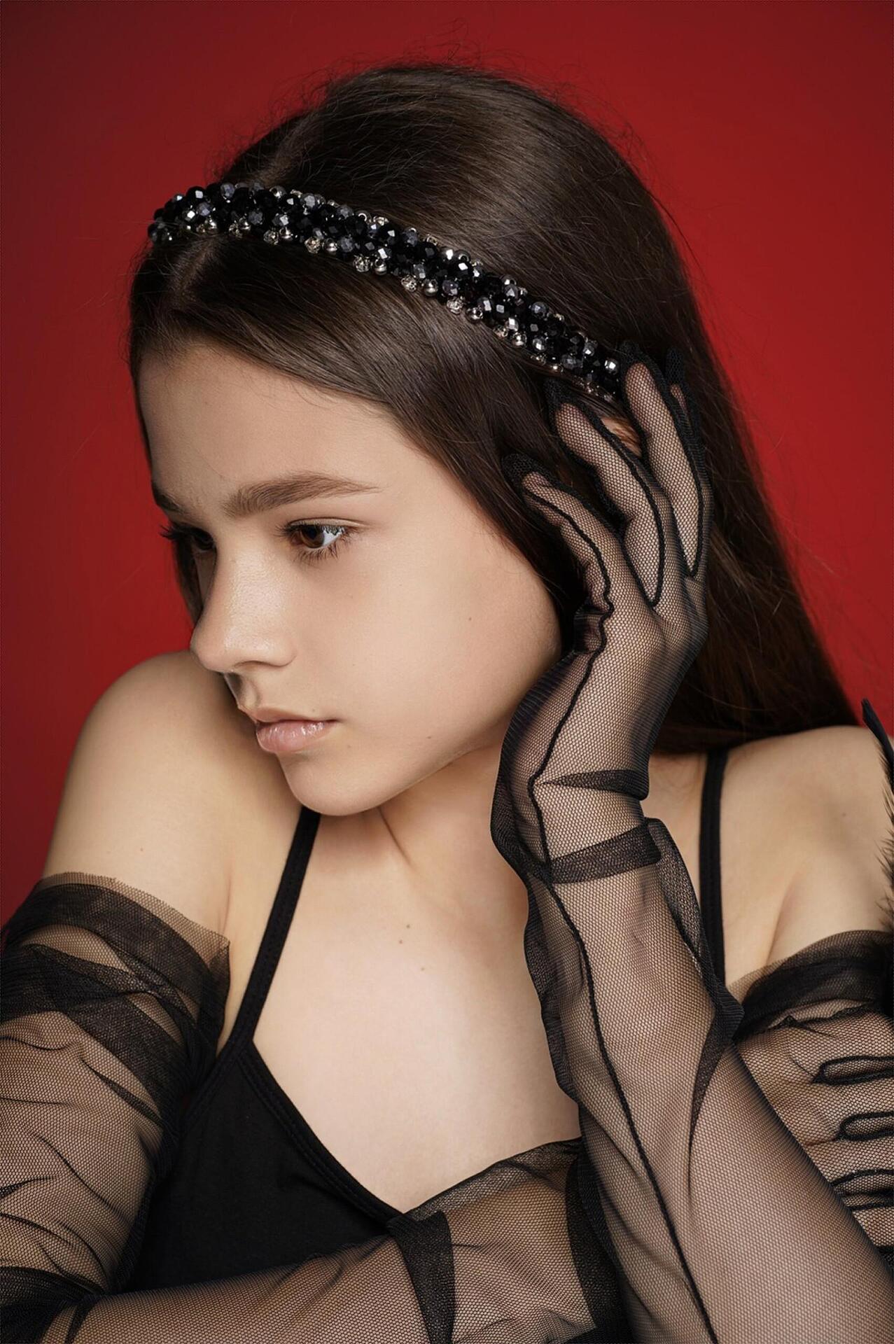 Tiara: Black Opium