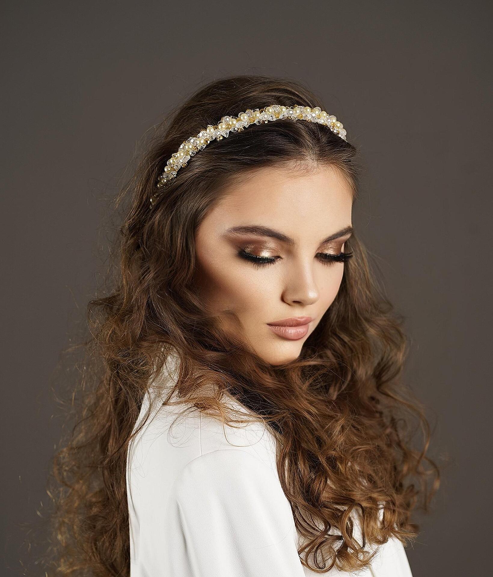 Tiara: Champagne