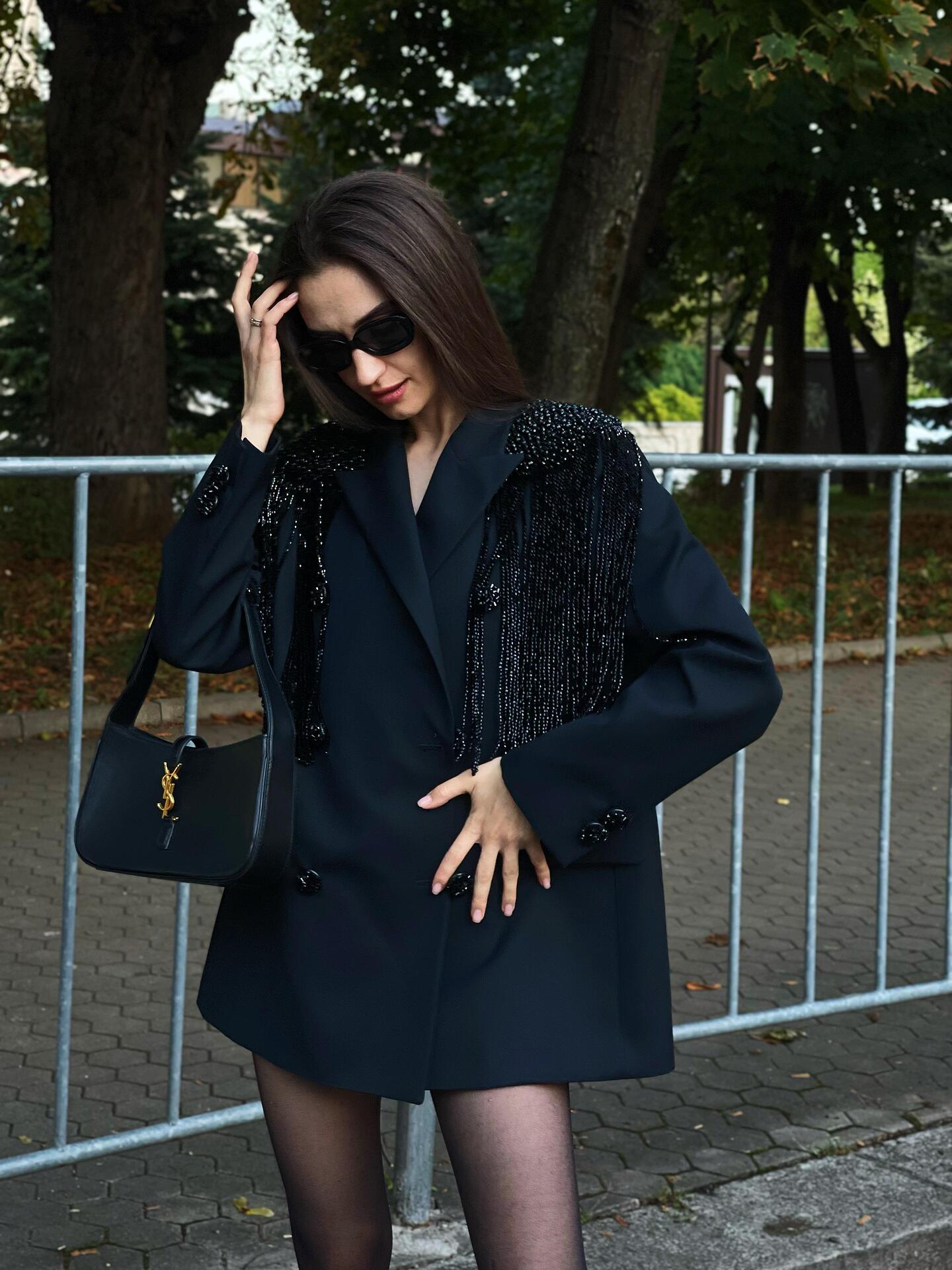 Luxurious jacket with hanging stones on the shoulders: Constellation