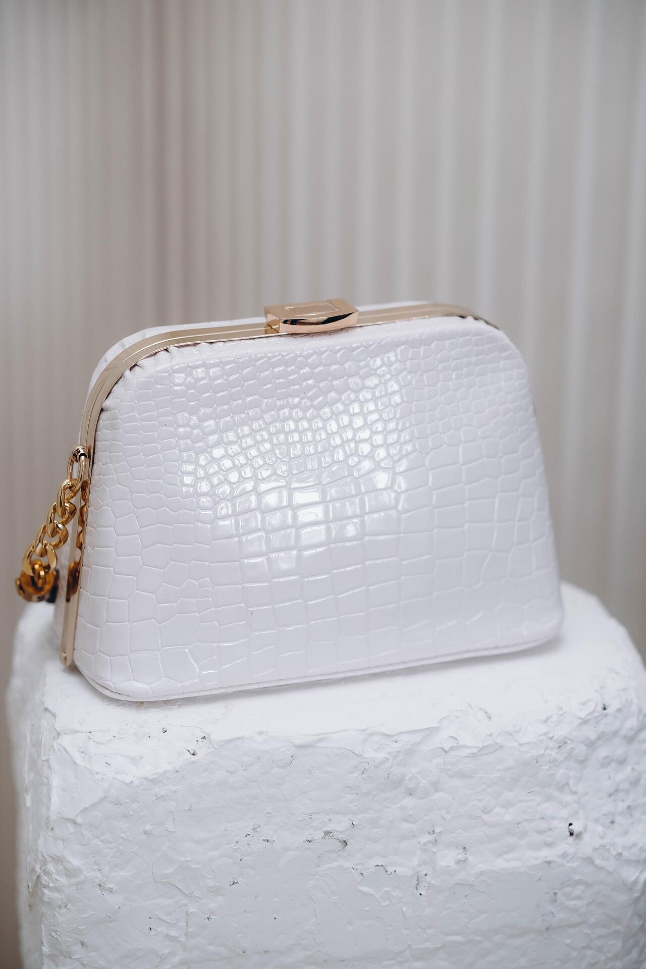 Elegant bag in white: Zephira