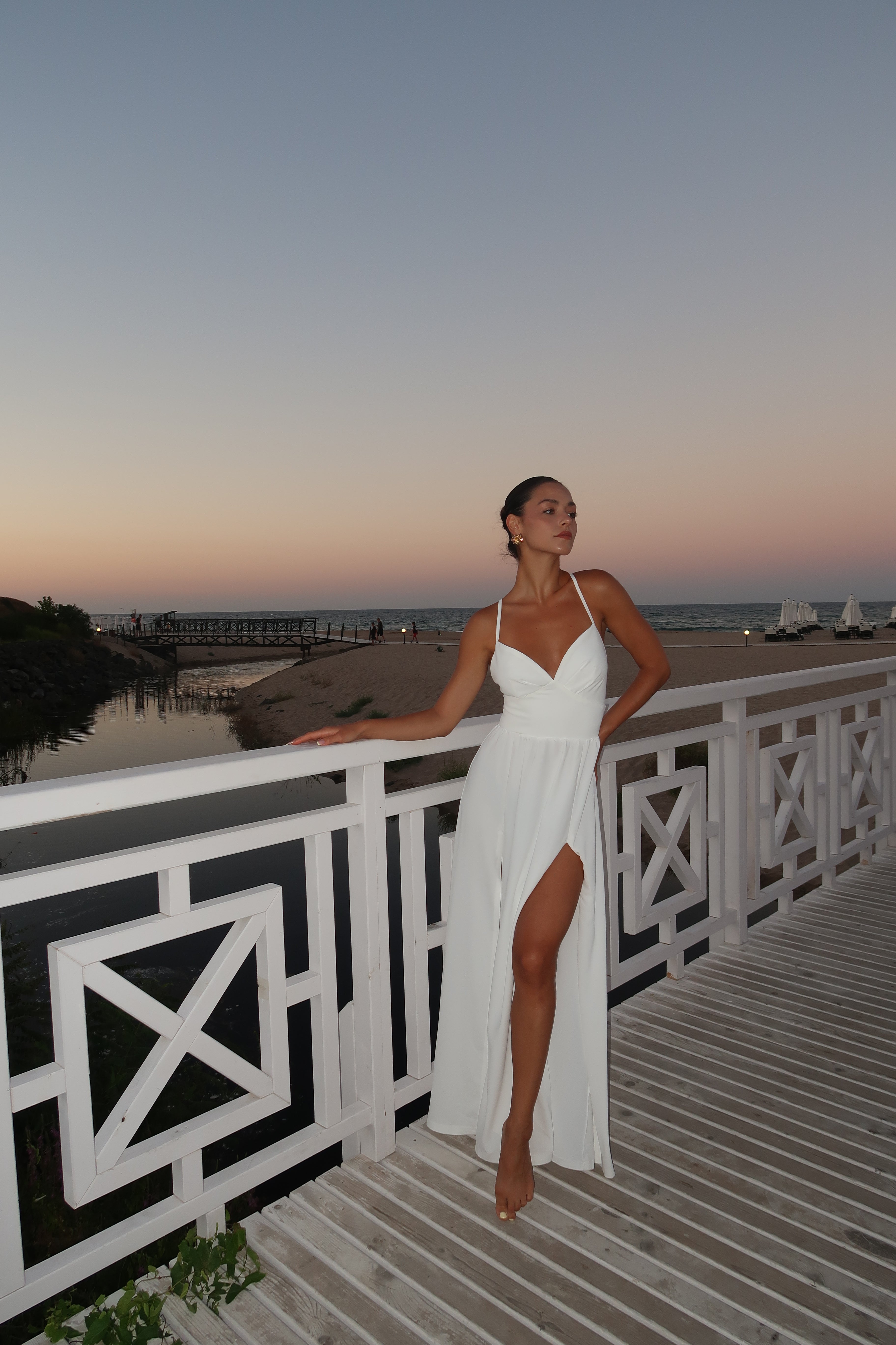 Stylish dress in white: Clara