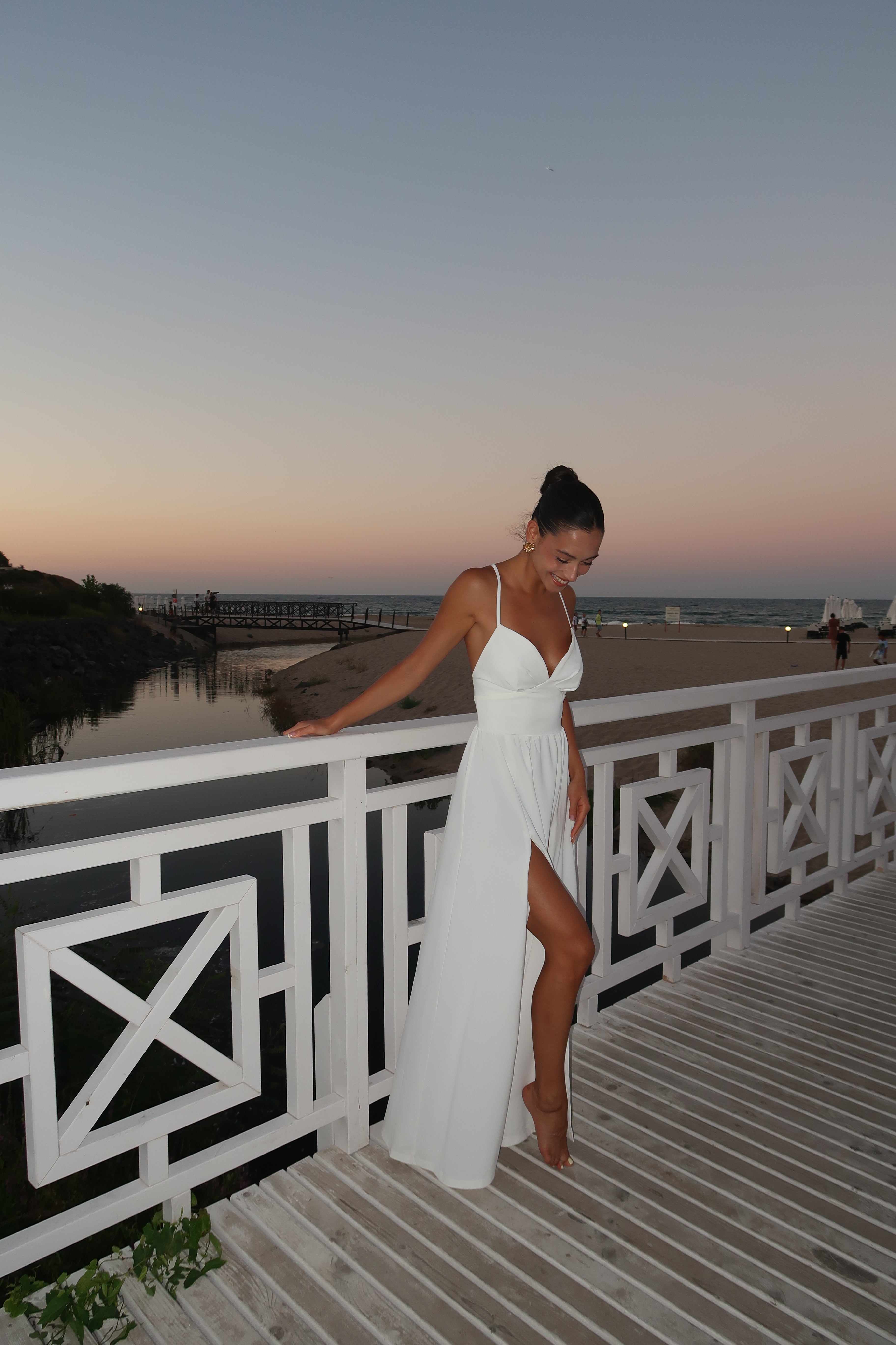 Stylish dress in white: Clara