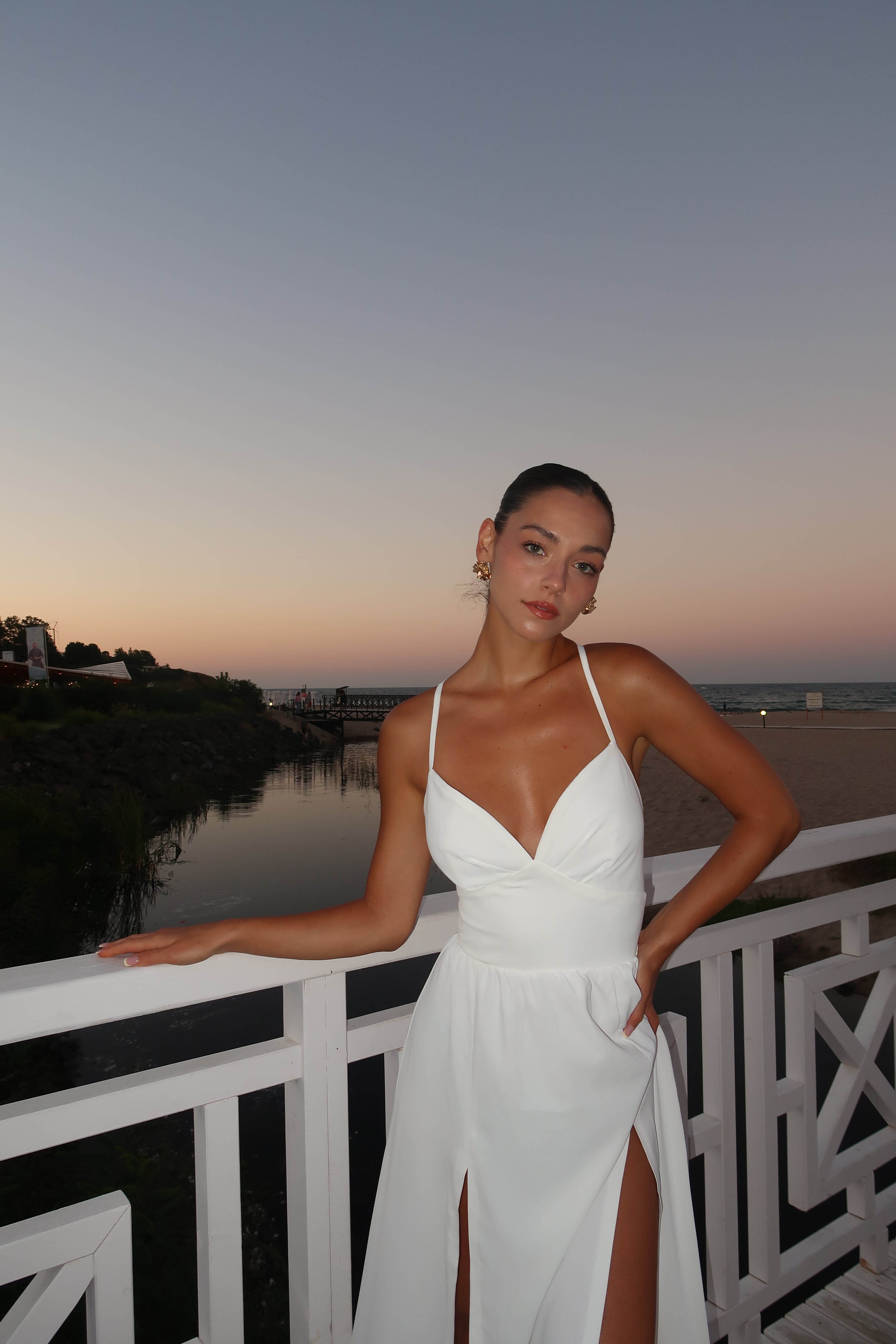 Stylish dress in white: Clara