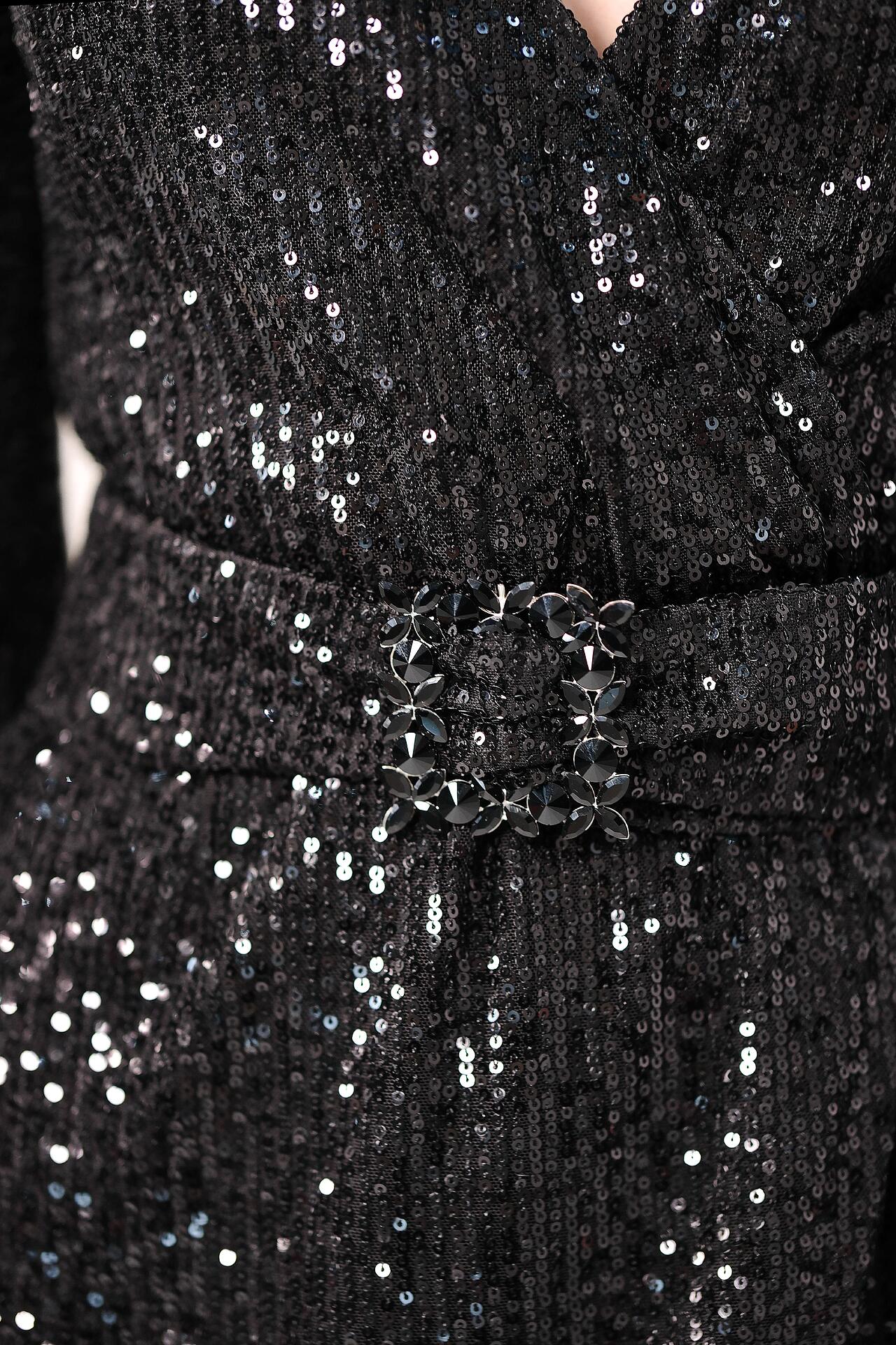 Black sequined cocktail dress: Brillante