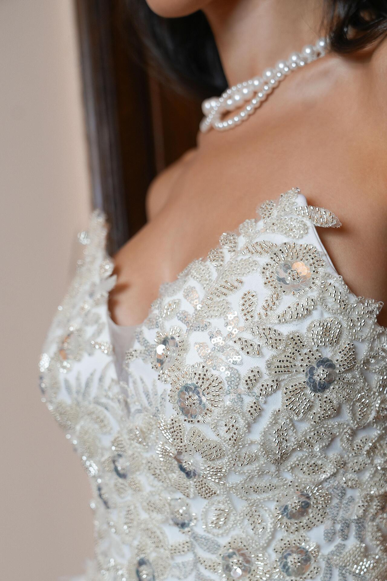 Cocktail dress with ostrich feathers: Heaven