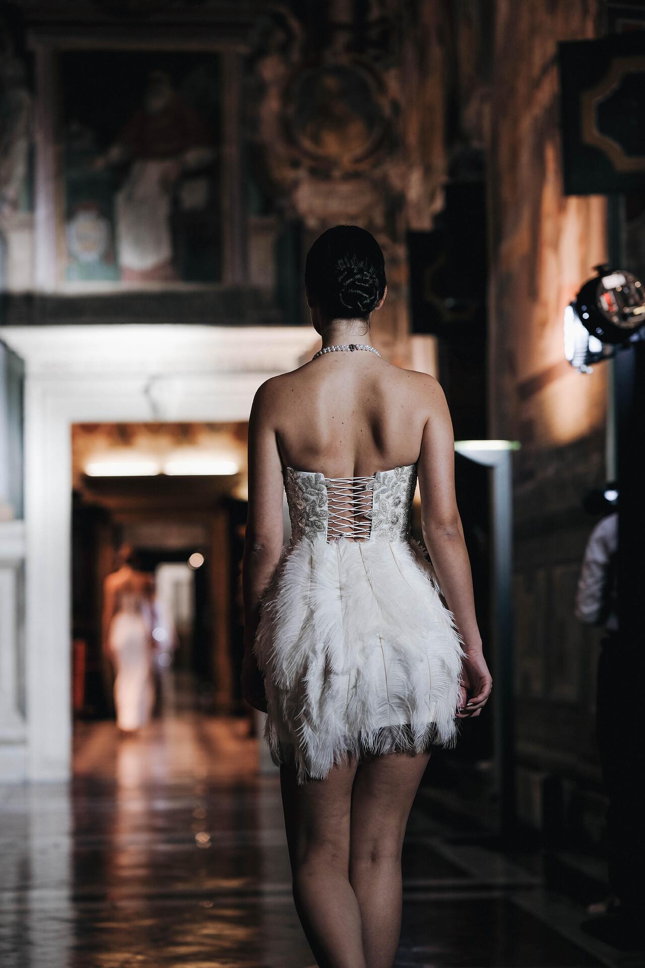 Cocktail dress with ostrich feathers: Heaven