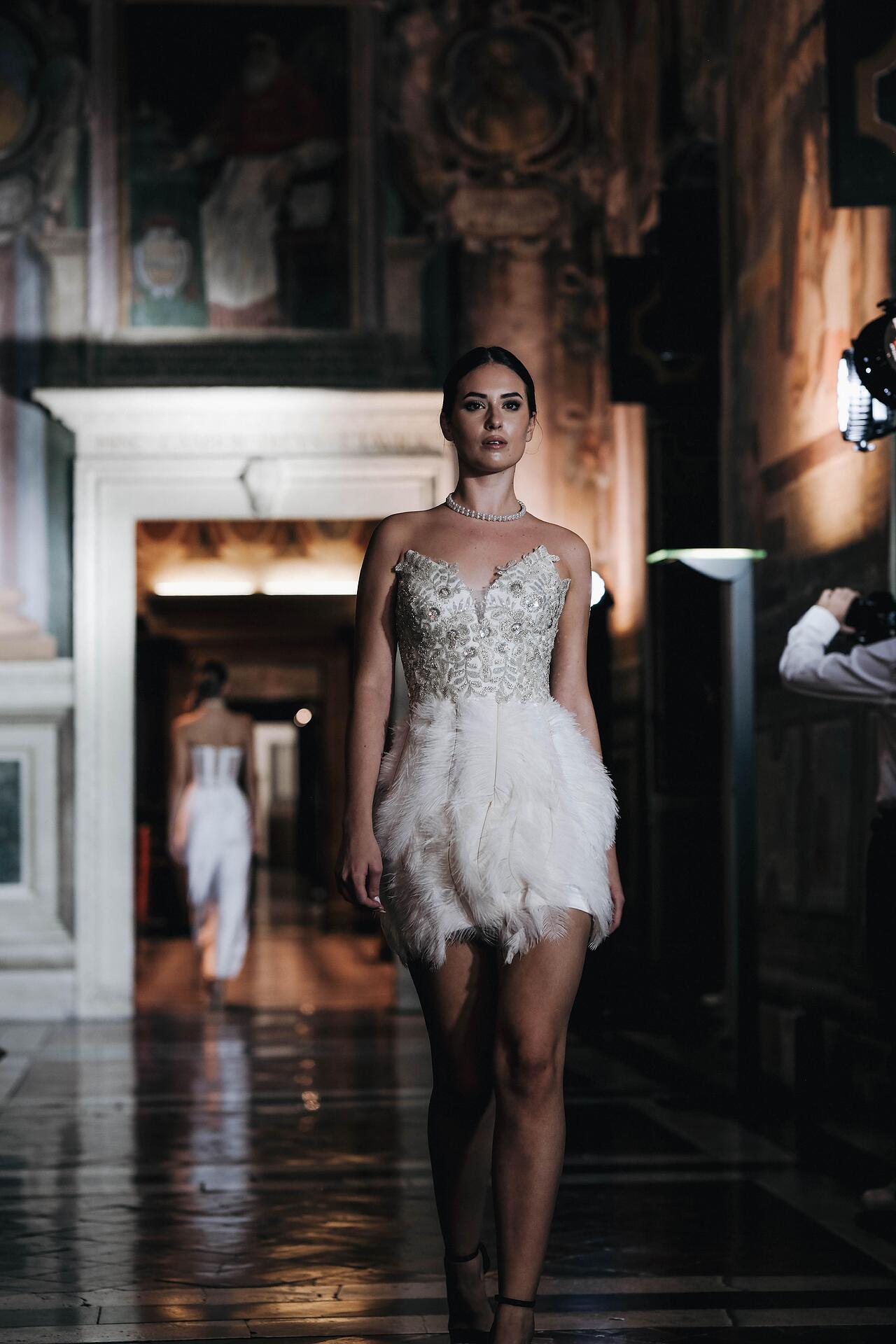 Cocktail dress with ostrich feathers: Heaven