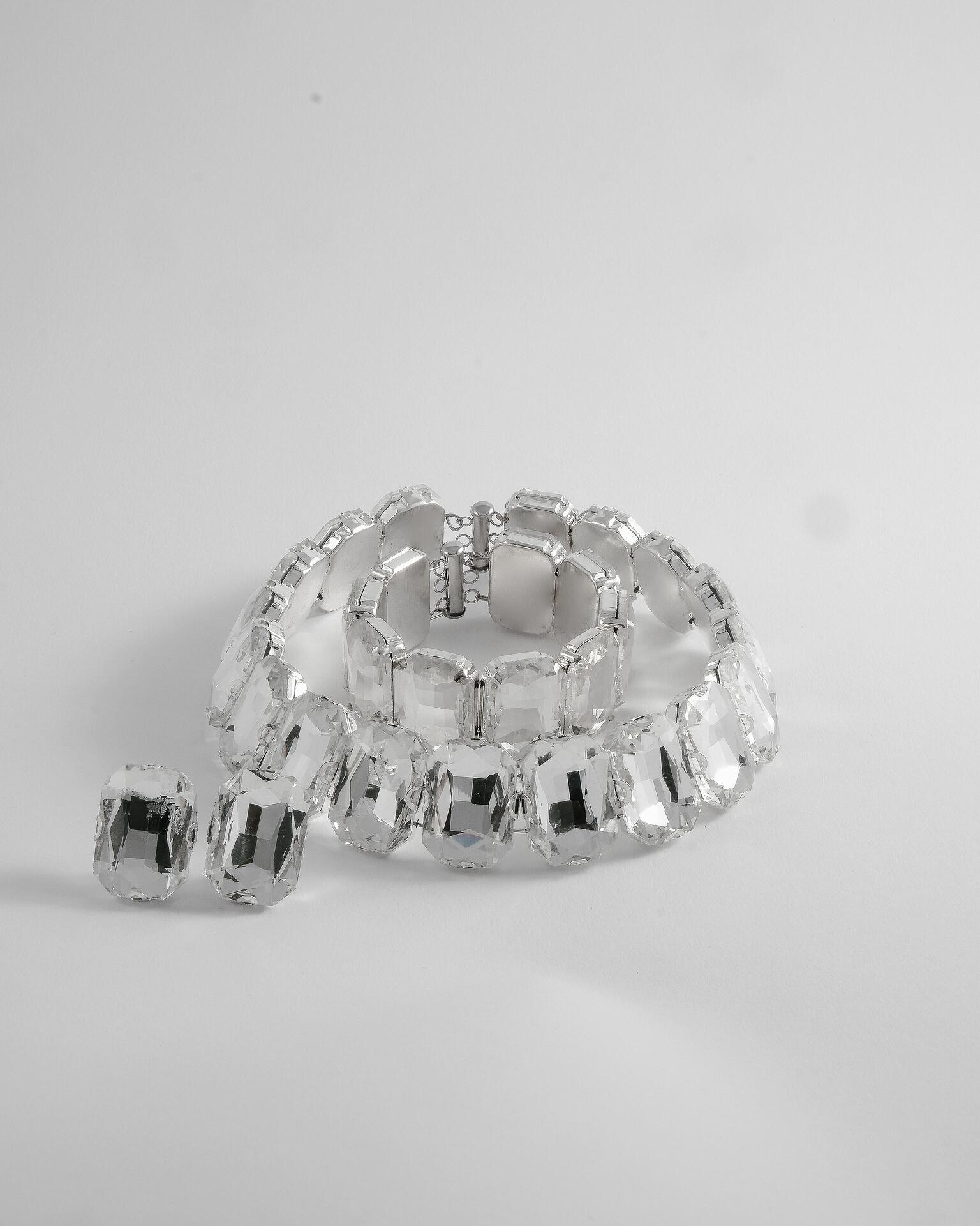 Necklace: Crystal Opulence