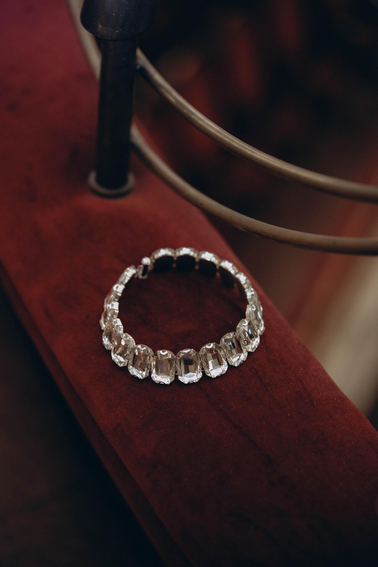 Necklace: Crystal Opulence
