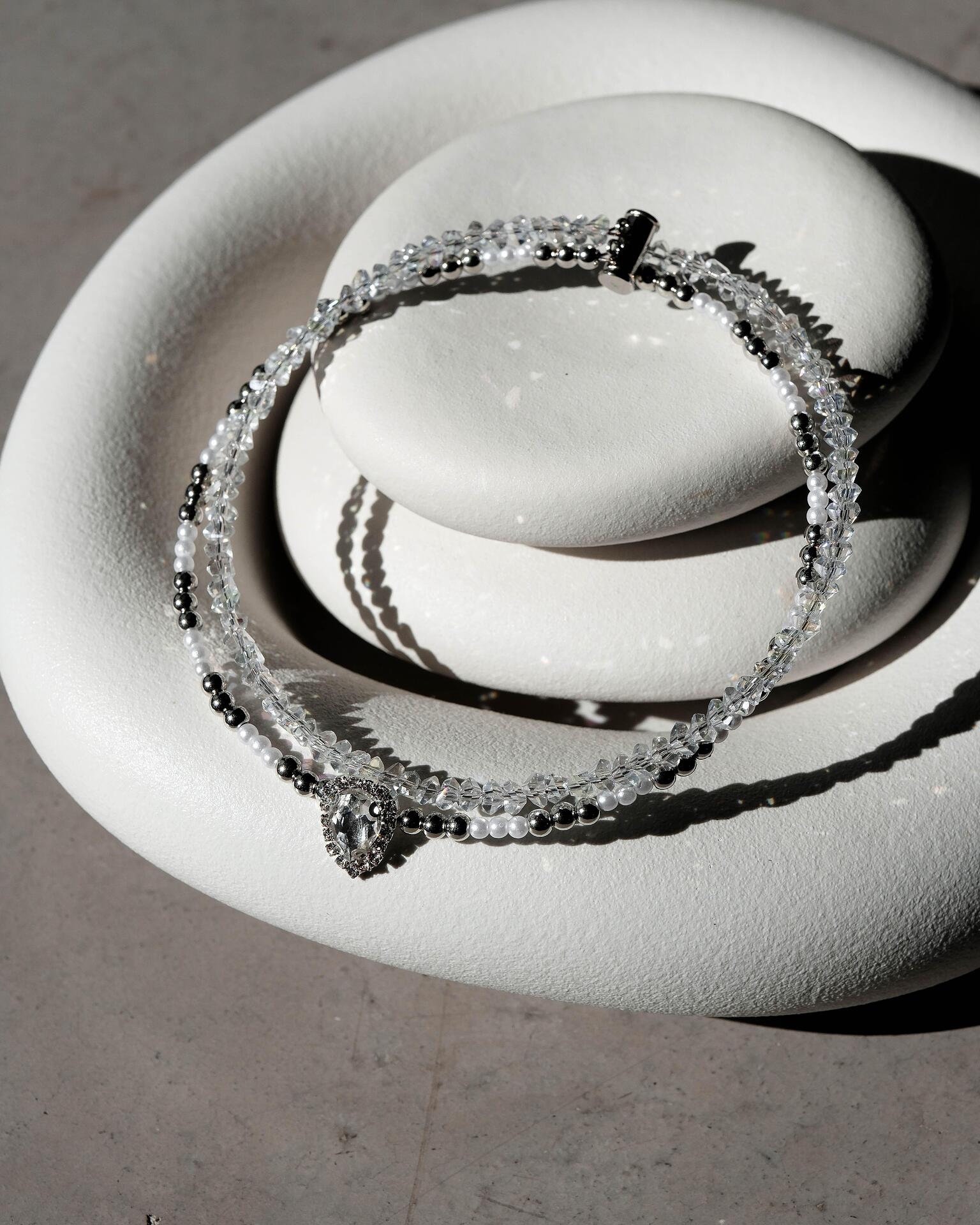 Necklace with beads and a voluminous stone: I am