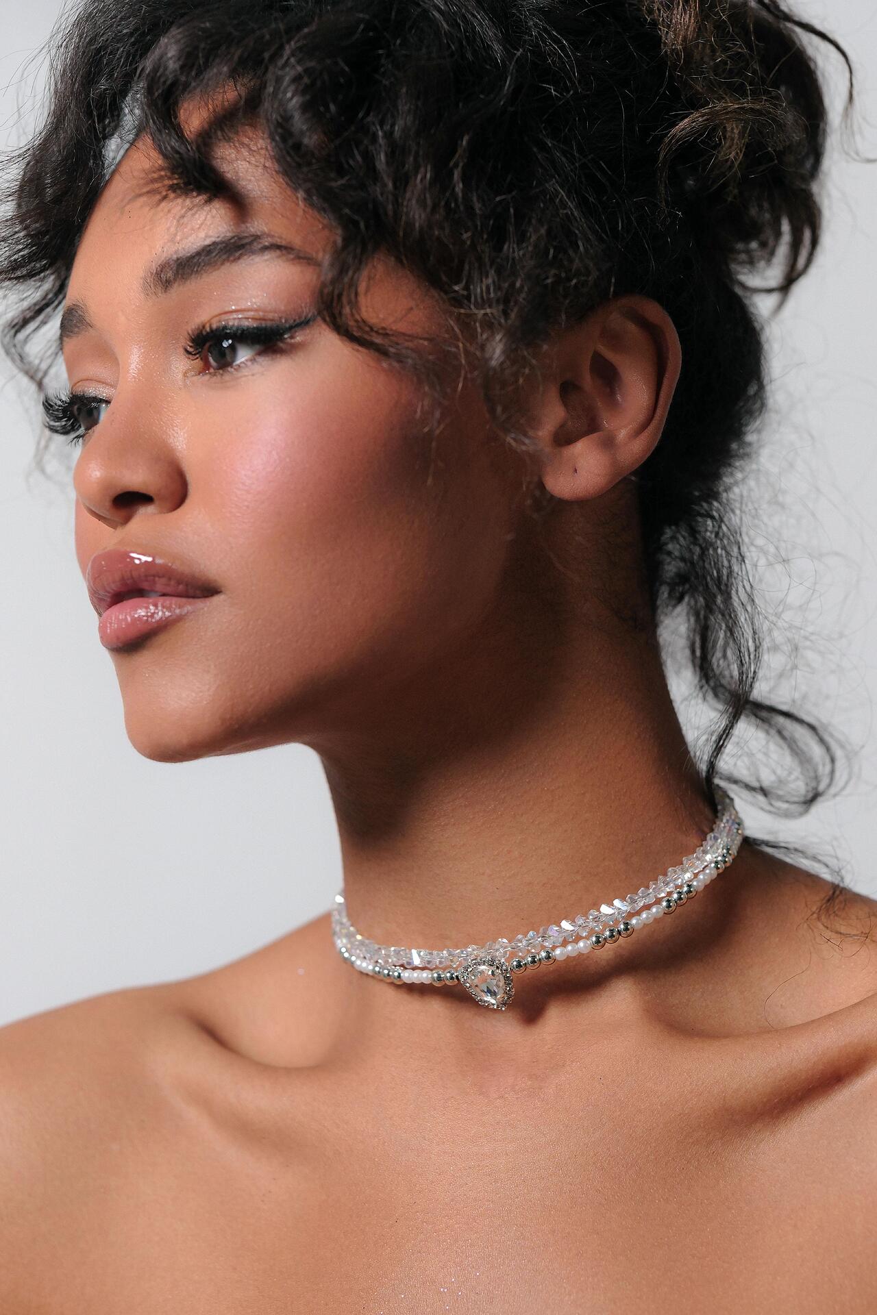 Necklace with beads and a voluminous stone: I am
