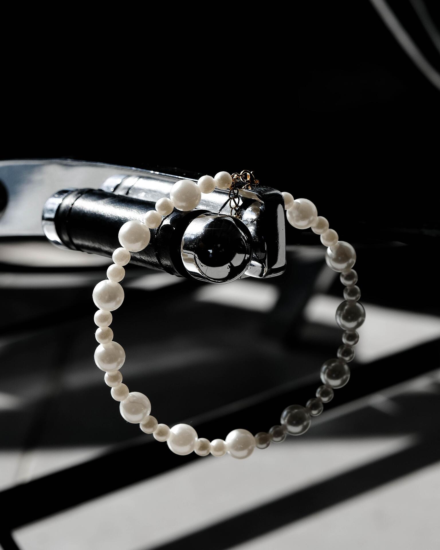 Pearl necklace: Be Milady