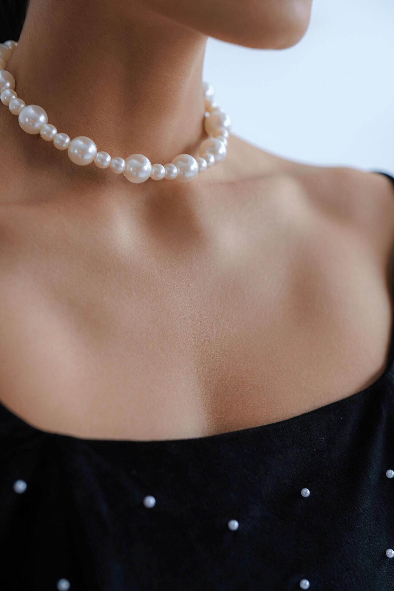 Pearl necklace: Be Milady
