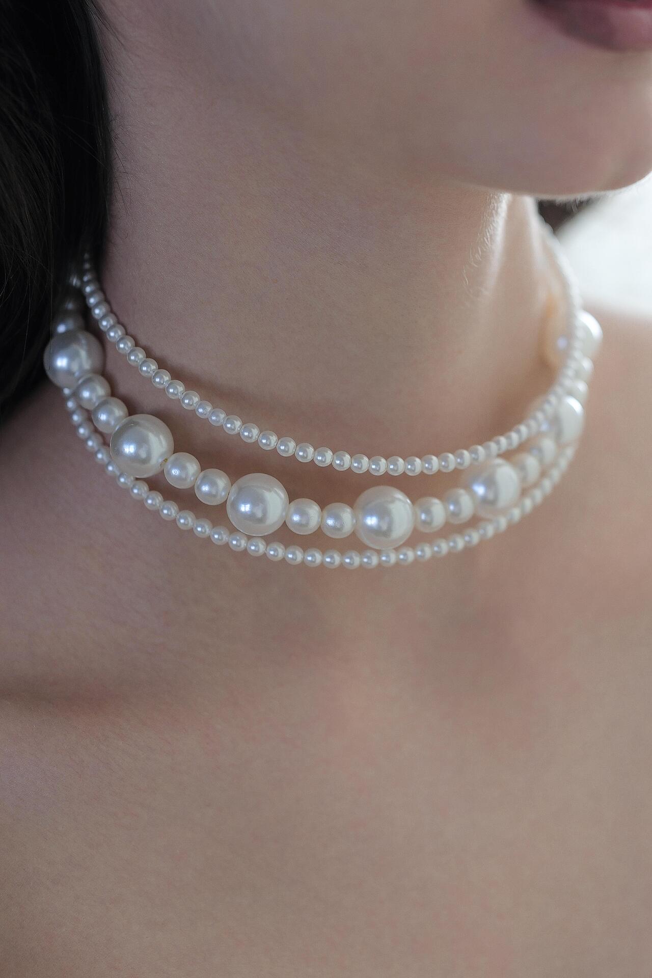 Pearl necklace: Milady