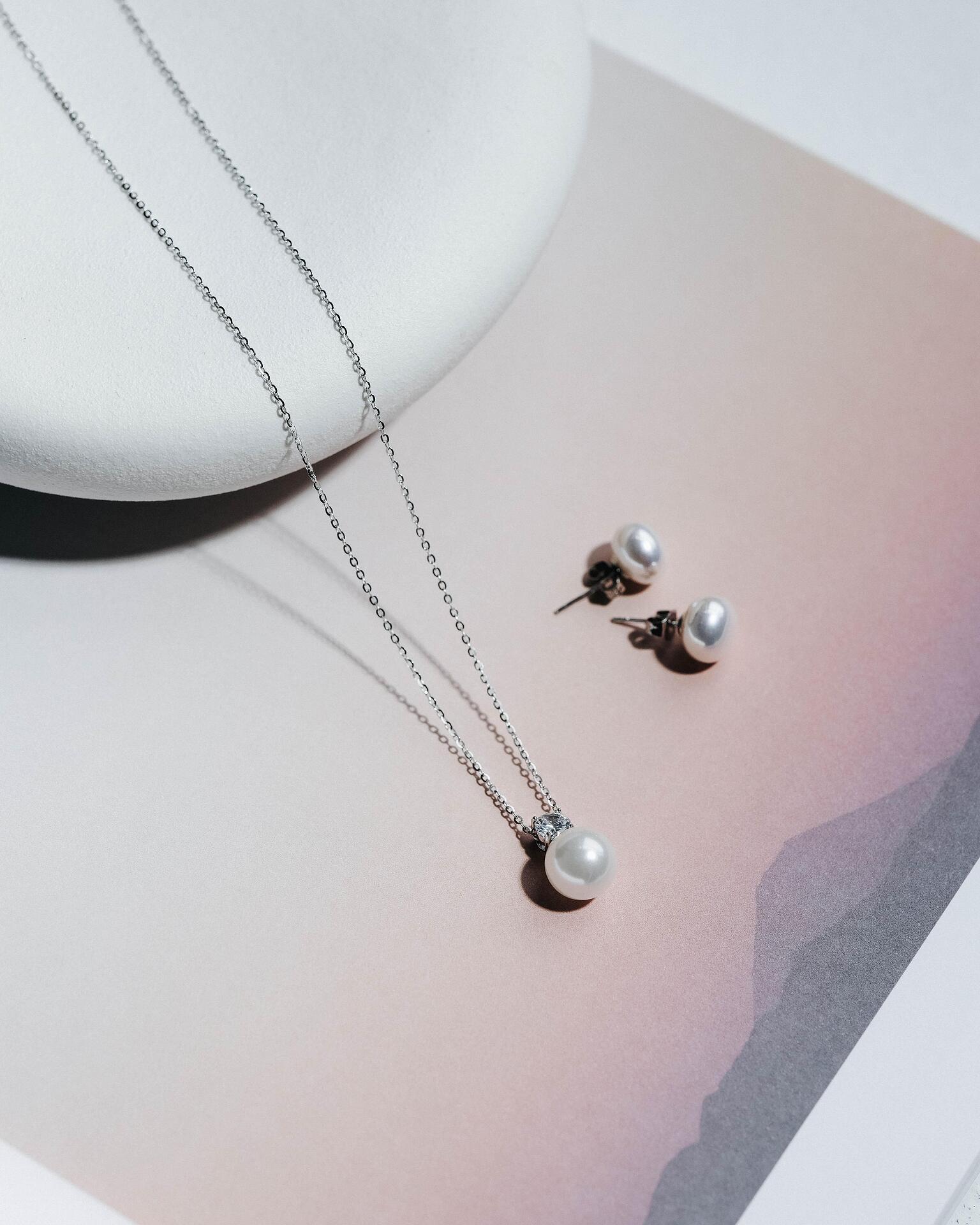 Silver set with pearls: Faith 