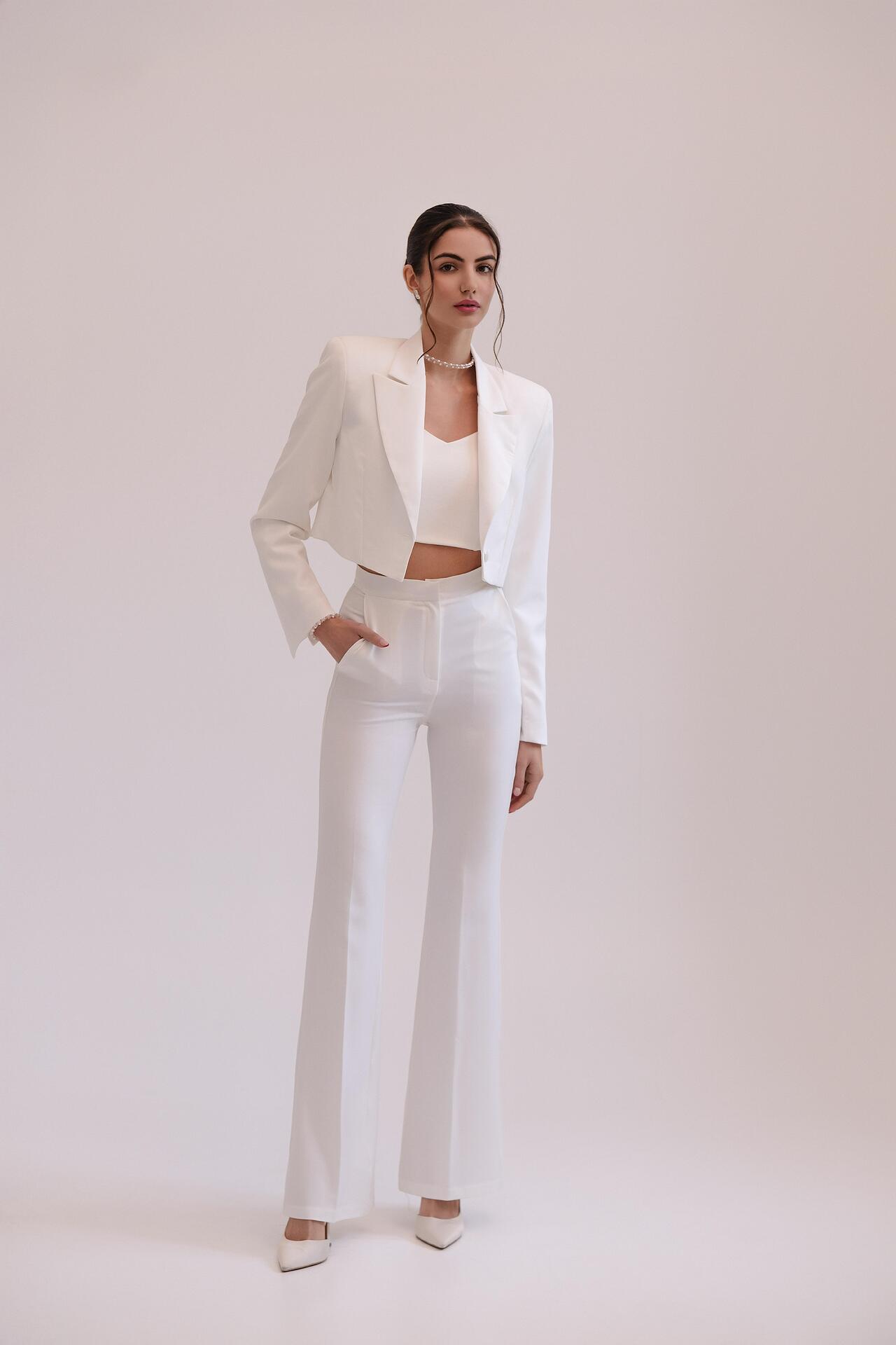 Two-piece suit in white: Delynne 