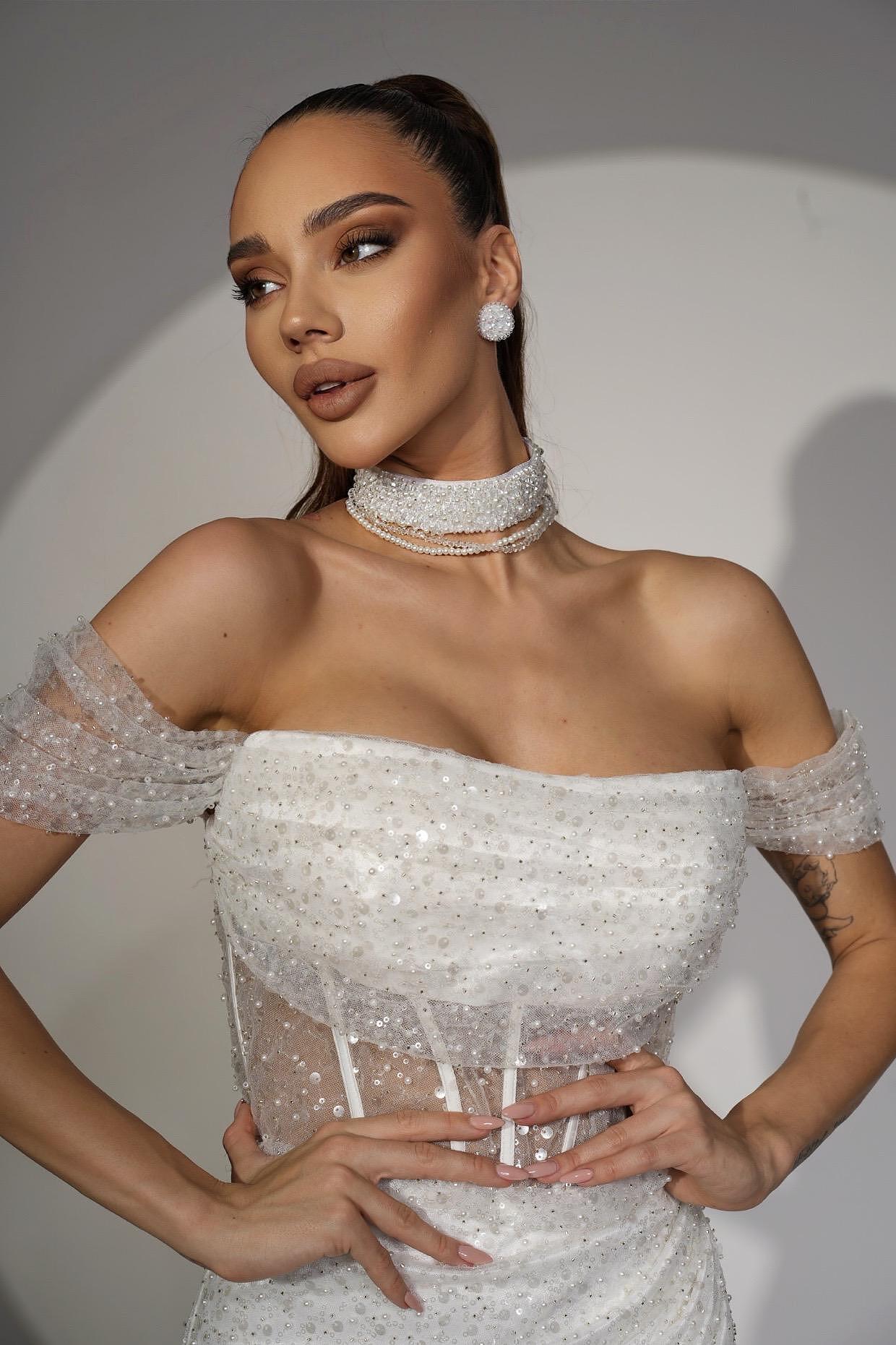 Choker with Swarovski crystals and pearls