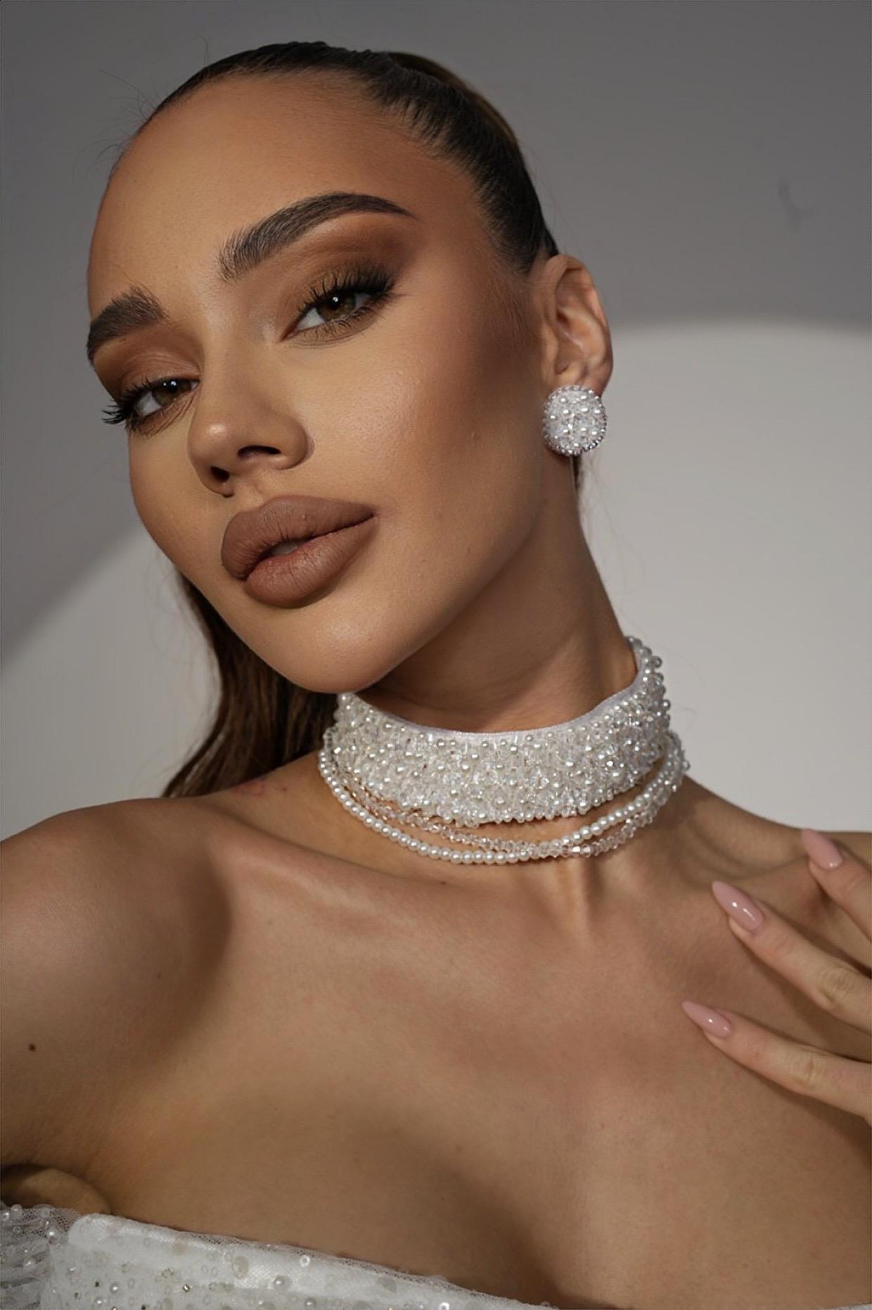Choker with Swarovski crystals and pearls