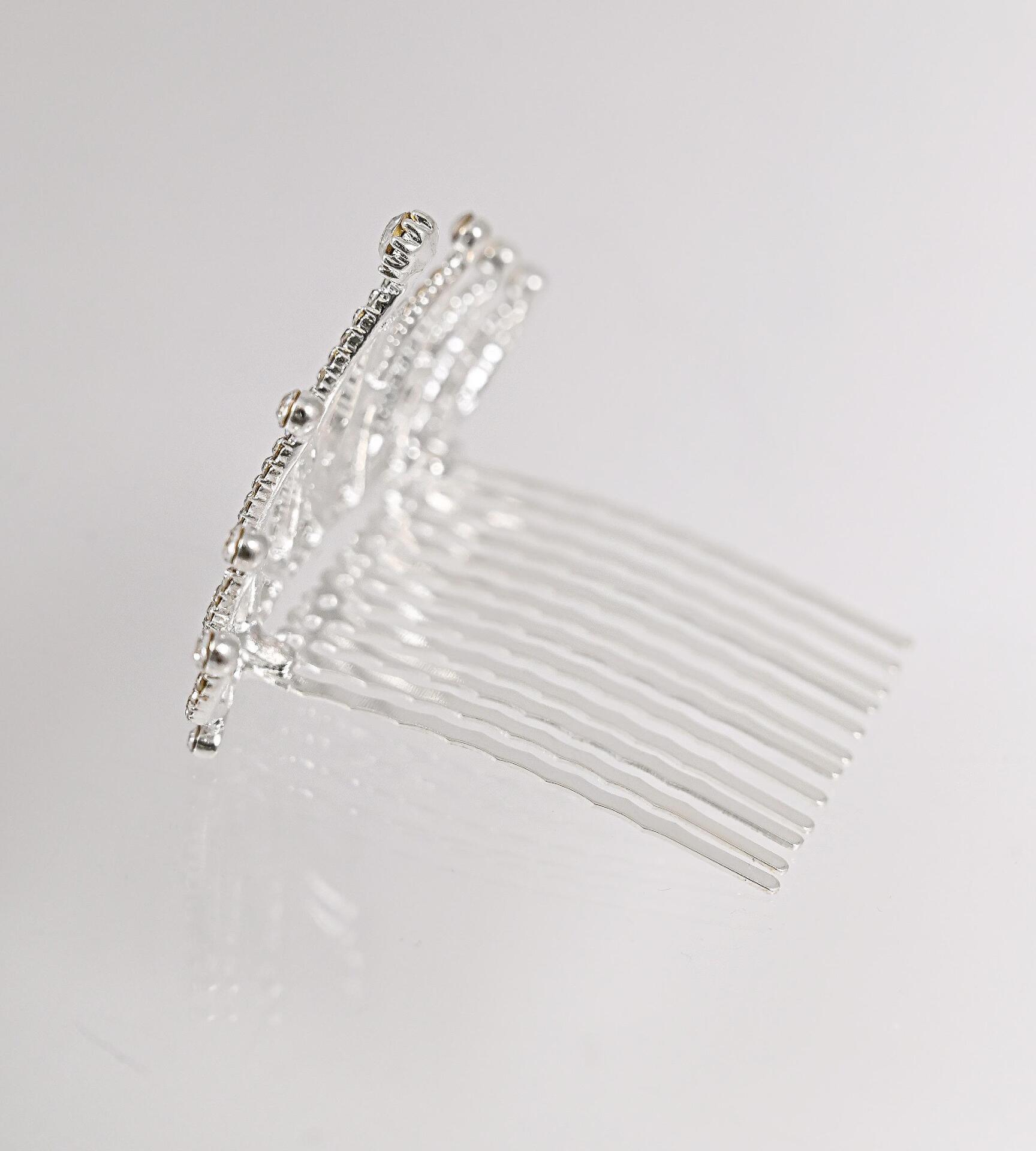 Delicate mini crown with crystals