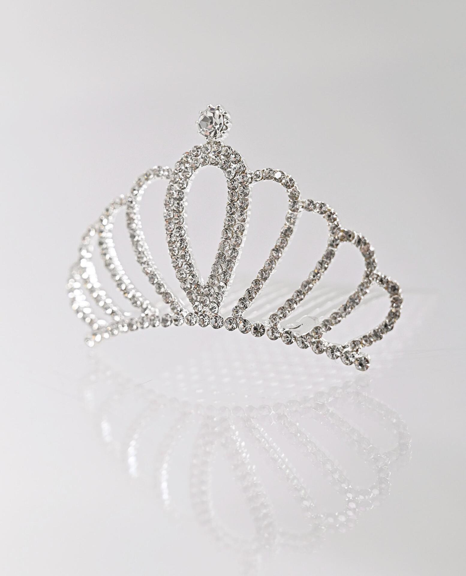Delicate mini crown with crystals