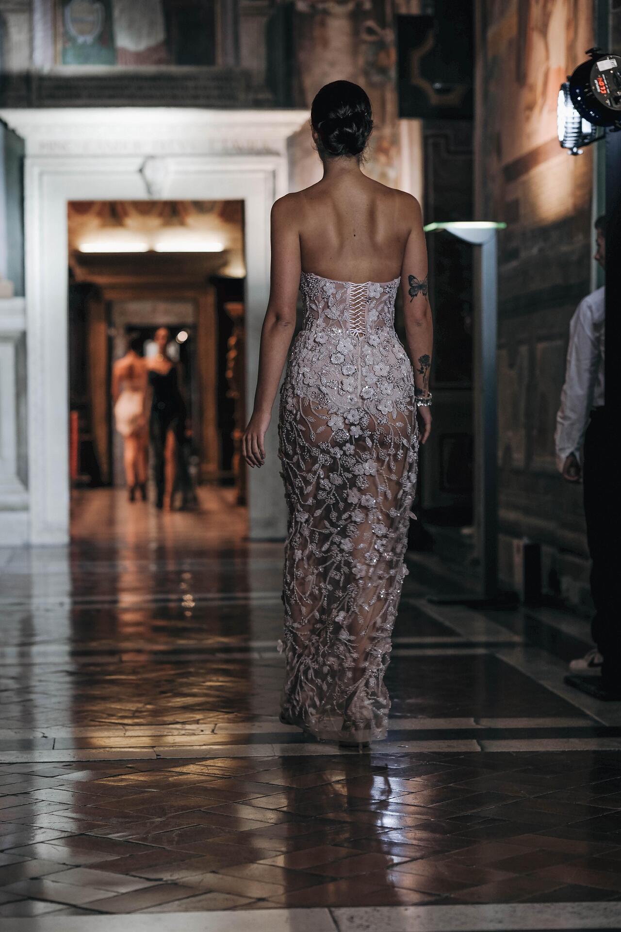 Formal dress: Airy Roses