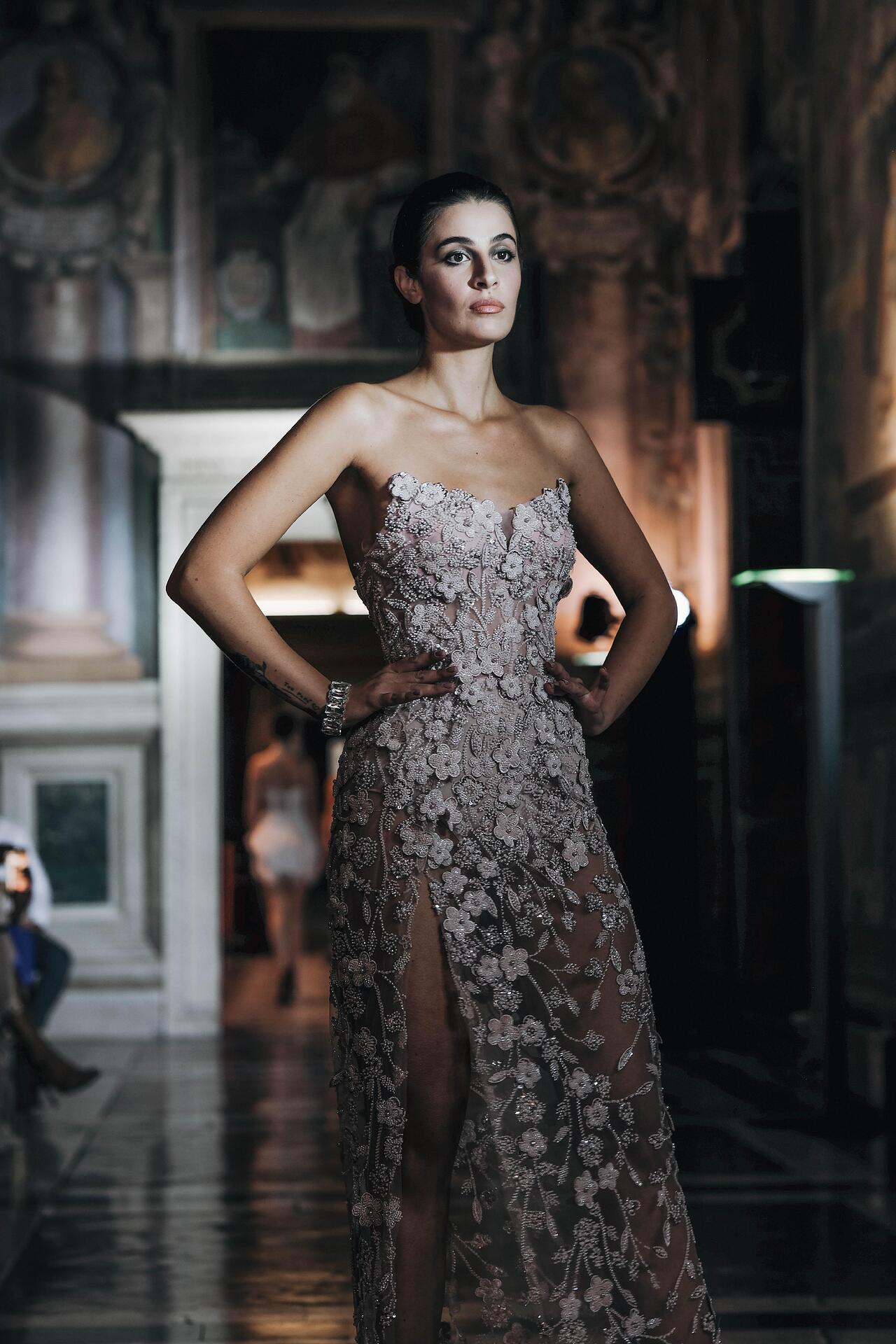 Formal dress: Airy Roses