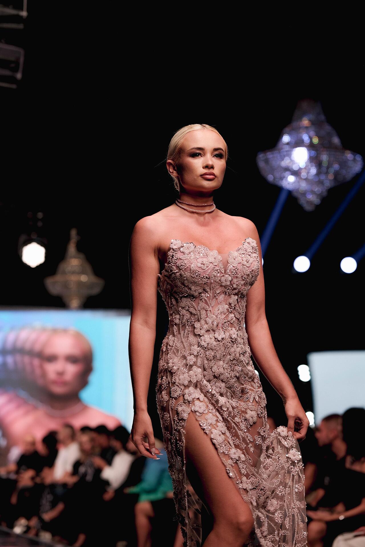 Formal dress: Airy Roses